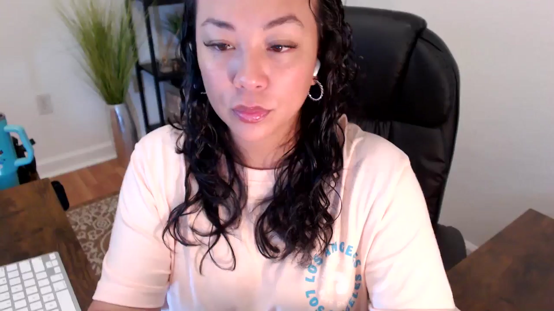 Gallery image thumbnail from MickaylaStar's myfreecams stream on, 04/29/2025, 15:45 image 17 of 20