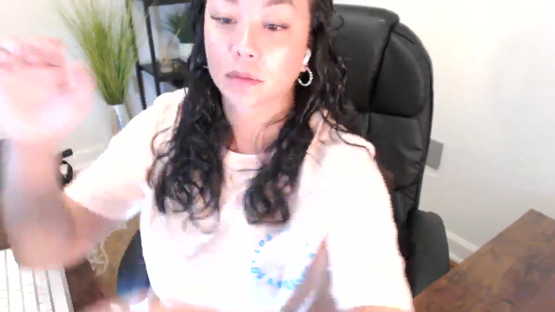 Gallery image thumbnail from MickaylaStar's myfreecams stream on, 04/29/2025, 16:30 image 2 of 20