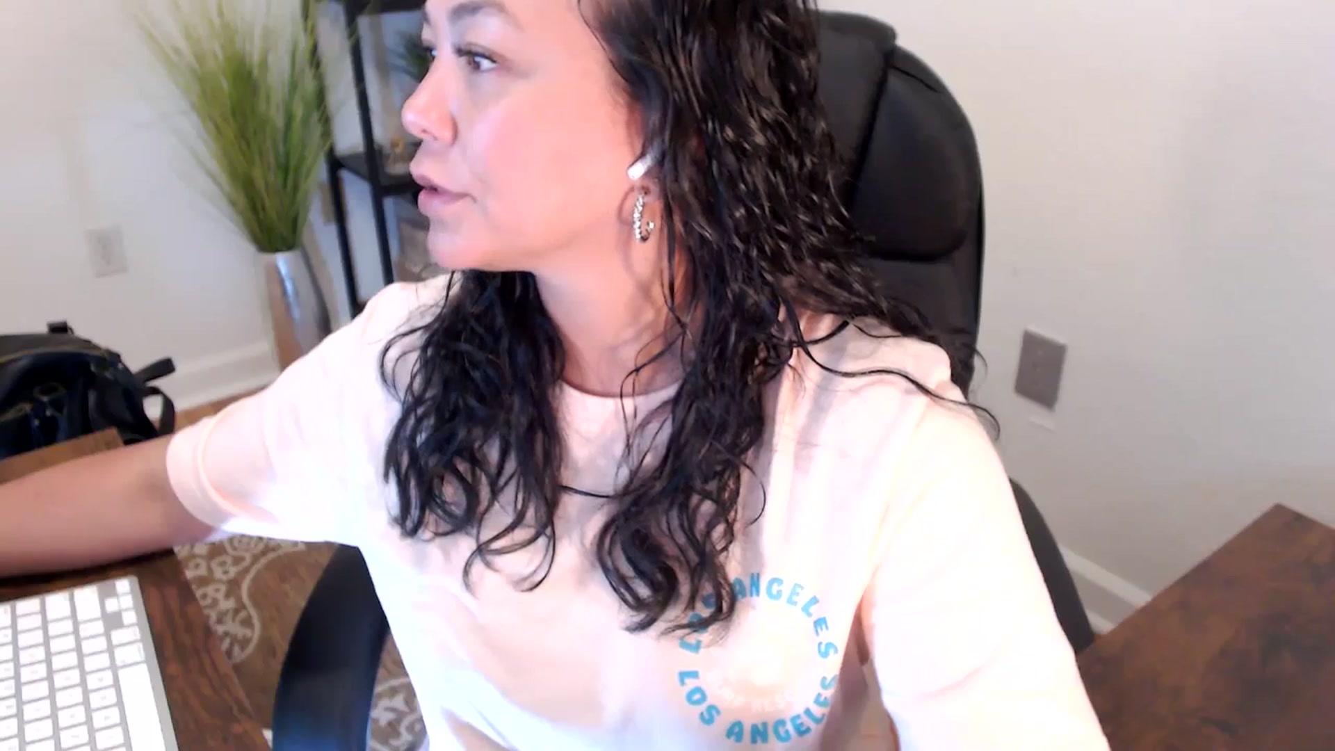 Gallery image thumbnail from MickaylaStar's myfreecams stream on, 04/29/2025, 16:30 image 5 of 20