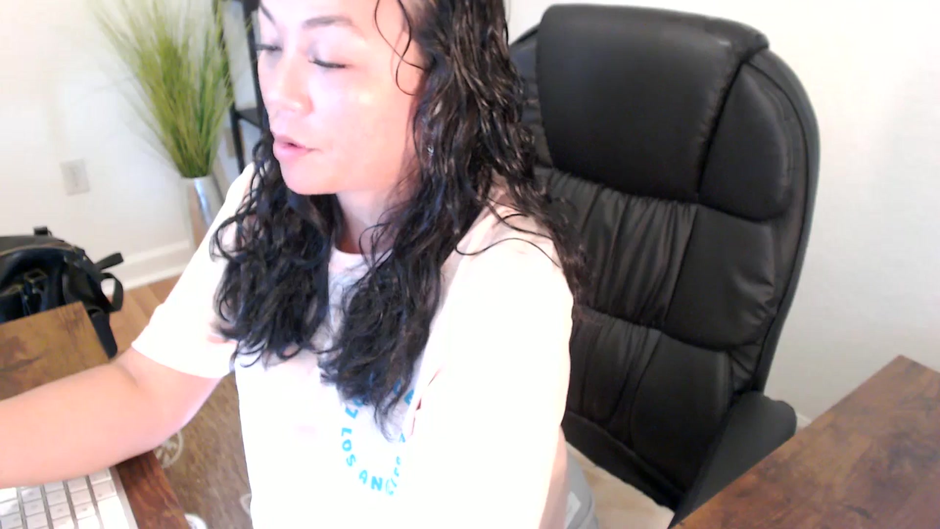 Gallery image thumbnail from MickaylaStar's myfreecams stream on, 04/29/2025, 16:50 image 11 of 20