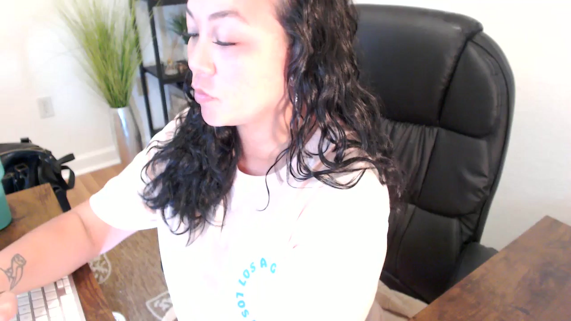 Gallery image thumbnail from MickaylaStar's myfreecams stream on, 04/29/2025, 17:14 image 20 of 20