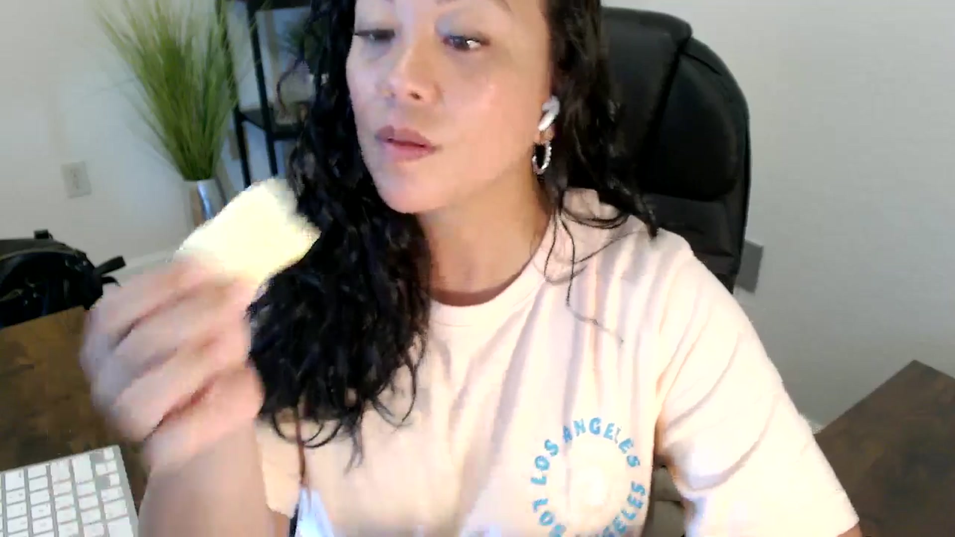 Gallery image thumbnail from MickaylaStar's myfreecams stream on, 04/29/2025, 17:14 image 4 of 20