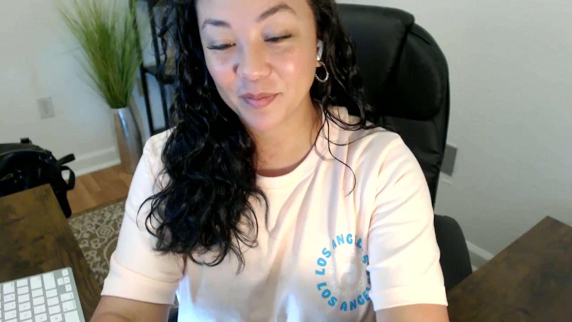 Gallery image thumbnail from MickaylaStar's myfreecams stream on, 04/29/2025, 17:14 image 5 of 20