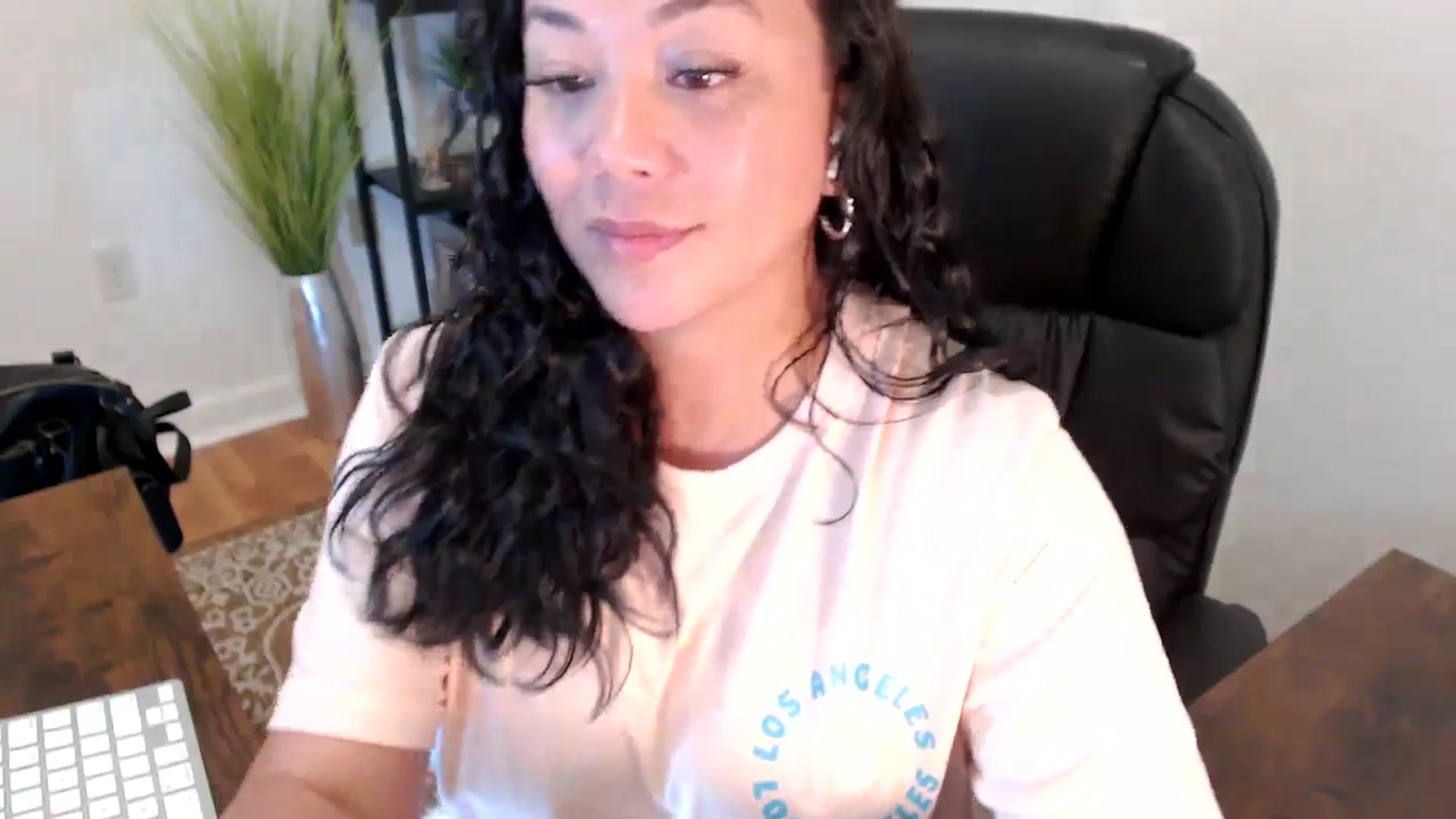 Gallery image thumbnail from MickaylaStar's myfreecams stream on, 04/29/2025, 17:14 image 7 of 20