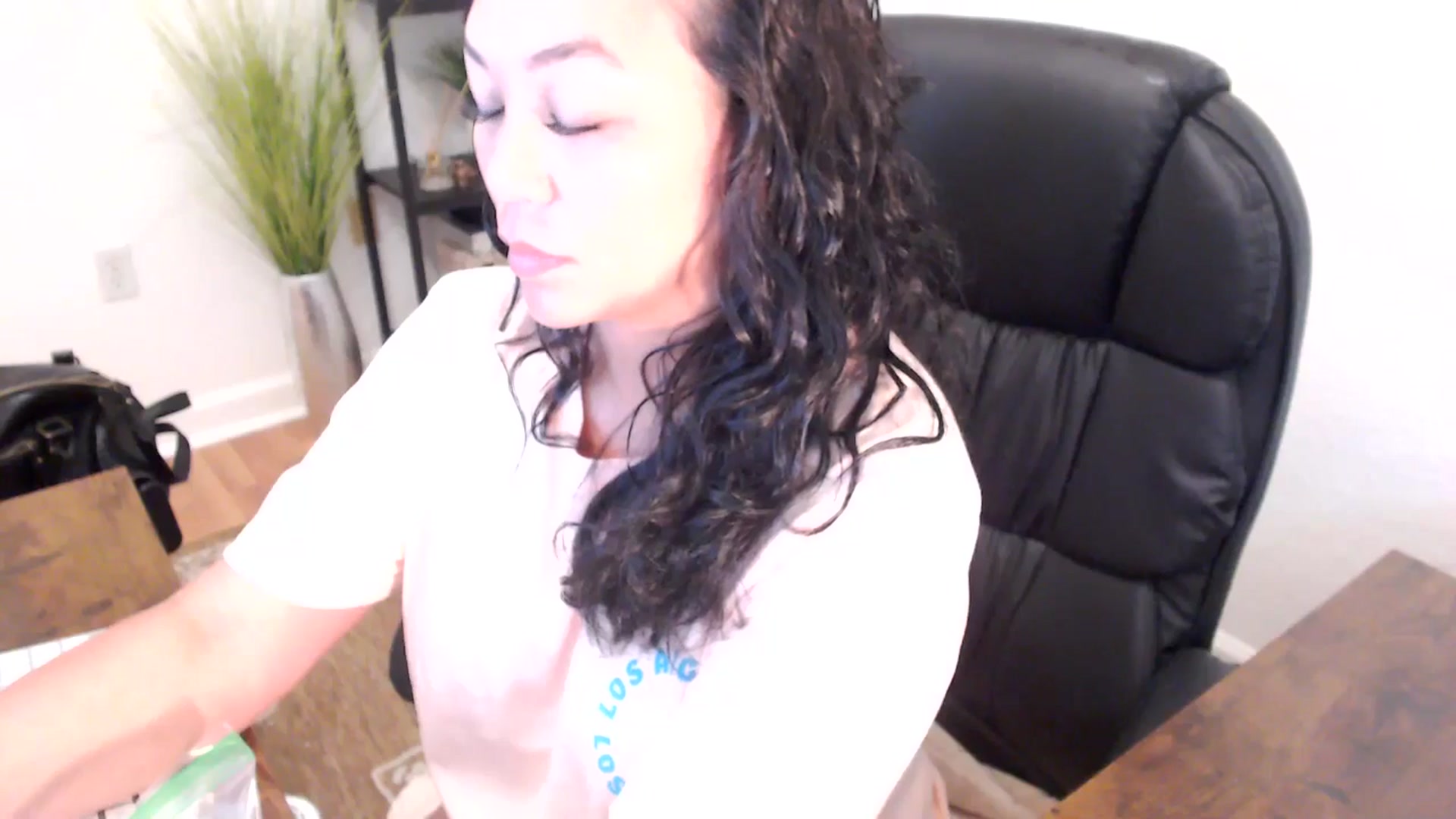 Gallery image thumbnail from MickaylaStar's myfreecams stream on, 04/29/2025, 18:07 image 20 of 20