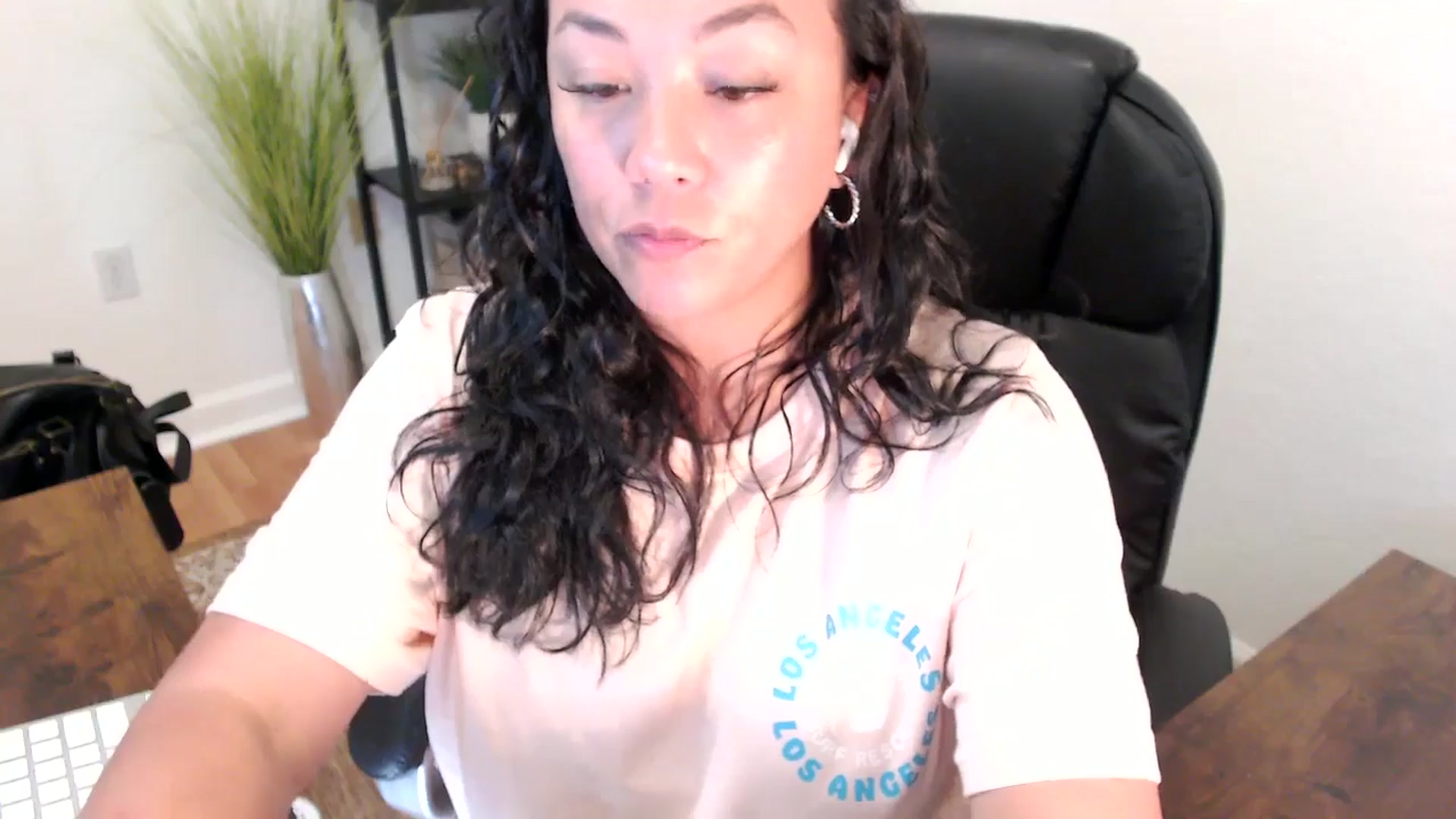 Gallery image thumbnail from MickaylaStar's myfreecams stream on, 04/29/2025, 18:07 image 4 of 20