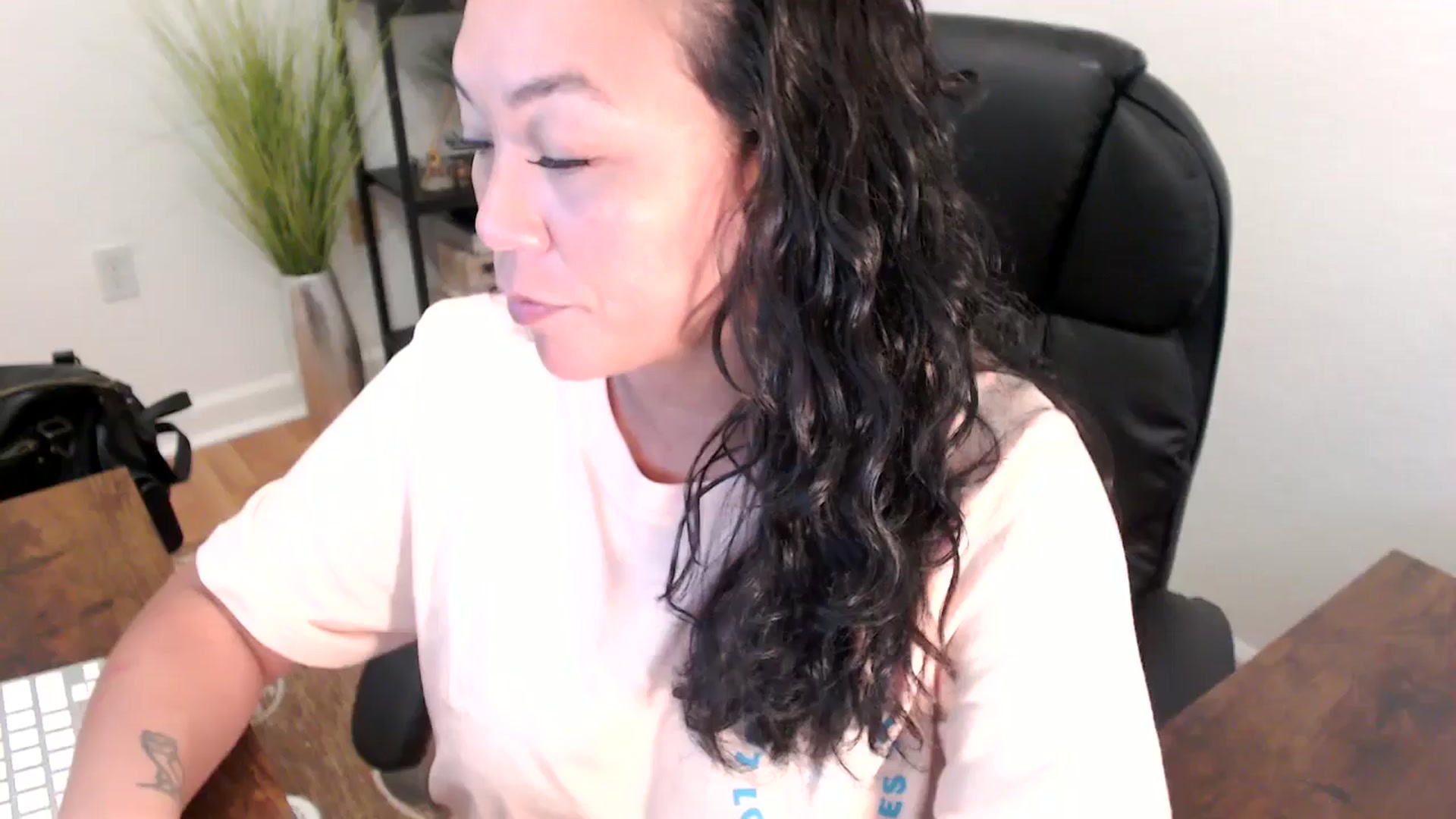 Gallery image thumbnail from MickaylaStar's myfreecams stream on, 04/29/2025, 18:07 image 6 of 20