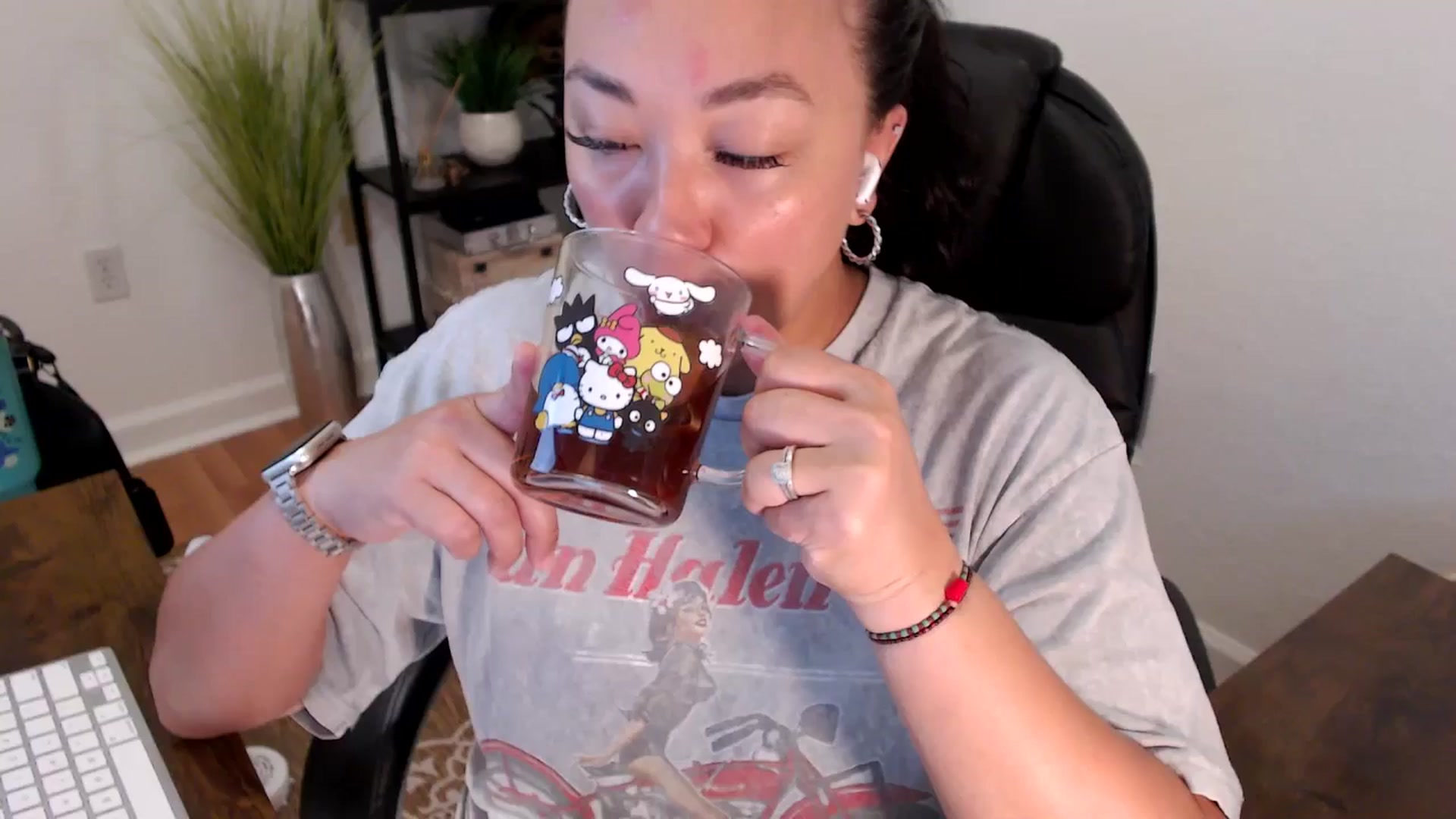 Gallery image thumbnail from MickaylaStar's myfreecams stream on, 04/30/2025, 15:56 image 8 of 20
