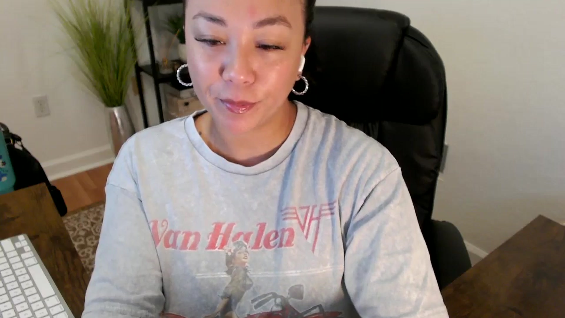 Gallery image thumbnail from MickaylaStar's myfreecams stream on, 04/30/2025, 15:56 image 20 of 20
