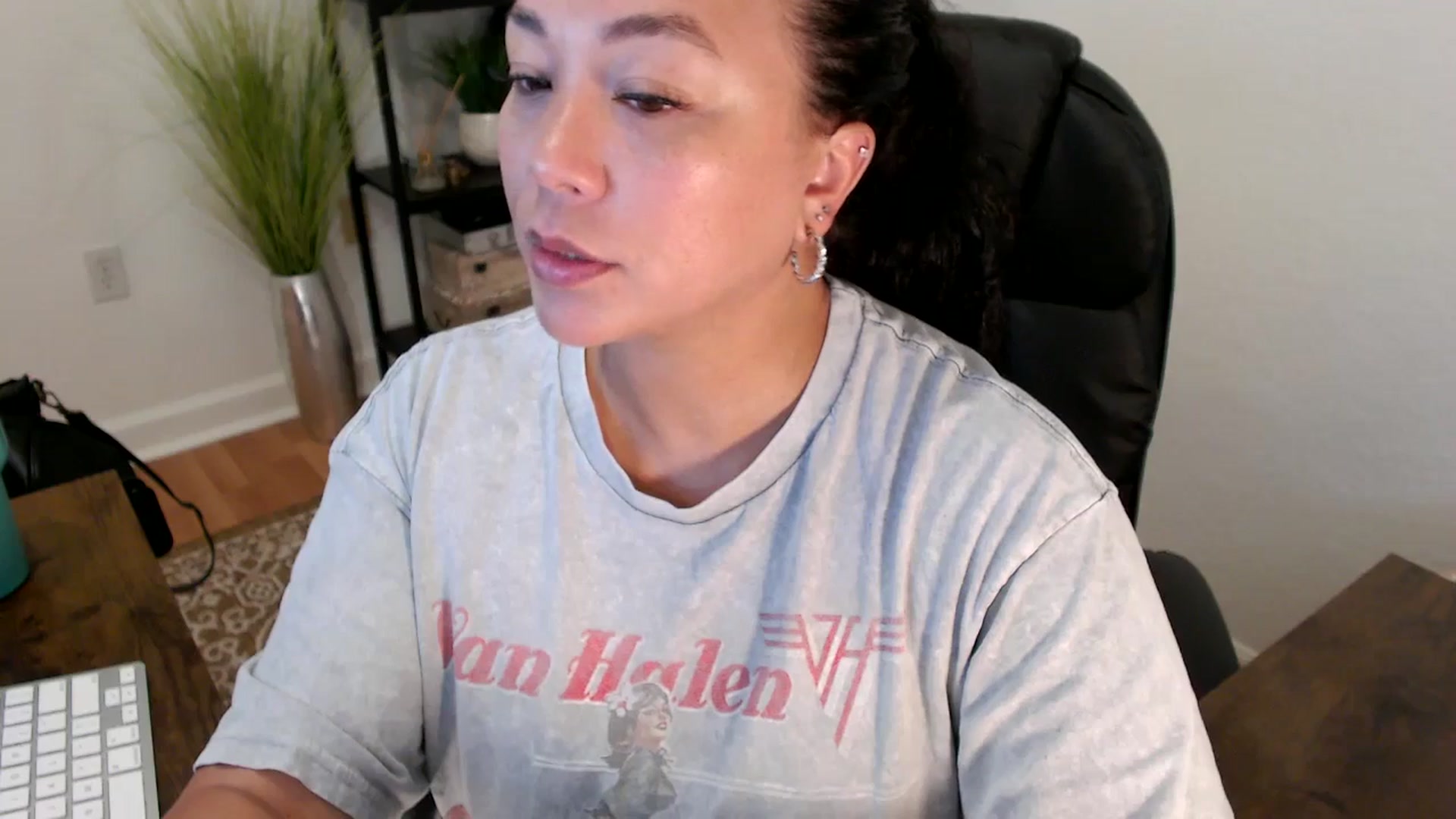 Gallery image thumbnail from MickaylaStar's myfreecams stream on, 04/30/2025, 16:40 image 2 of 20
