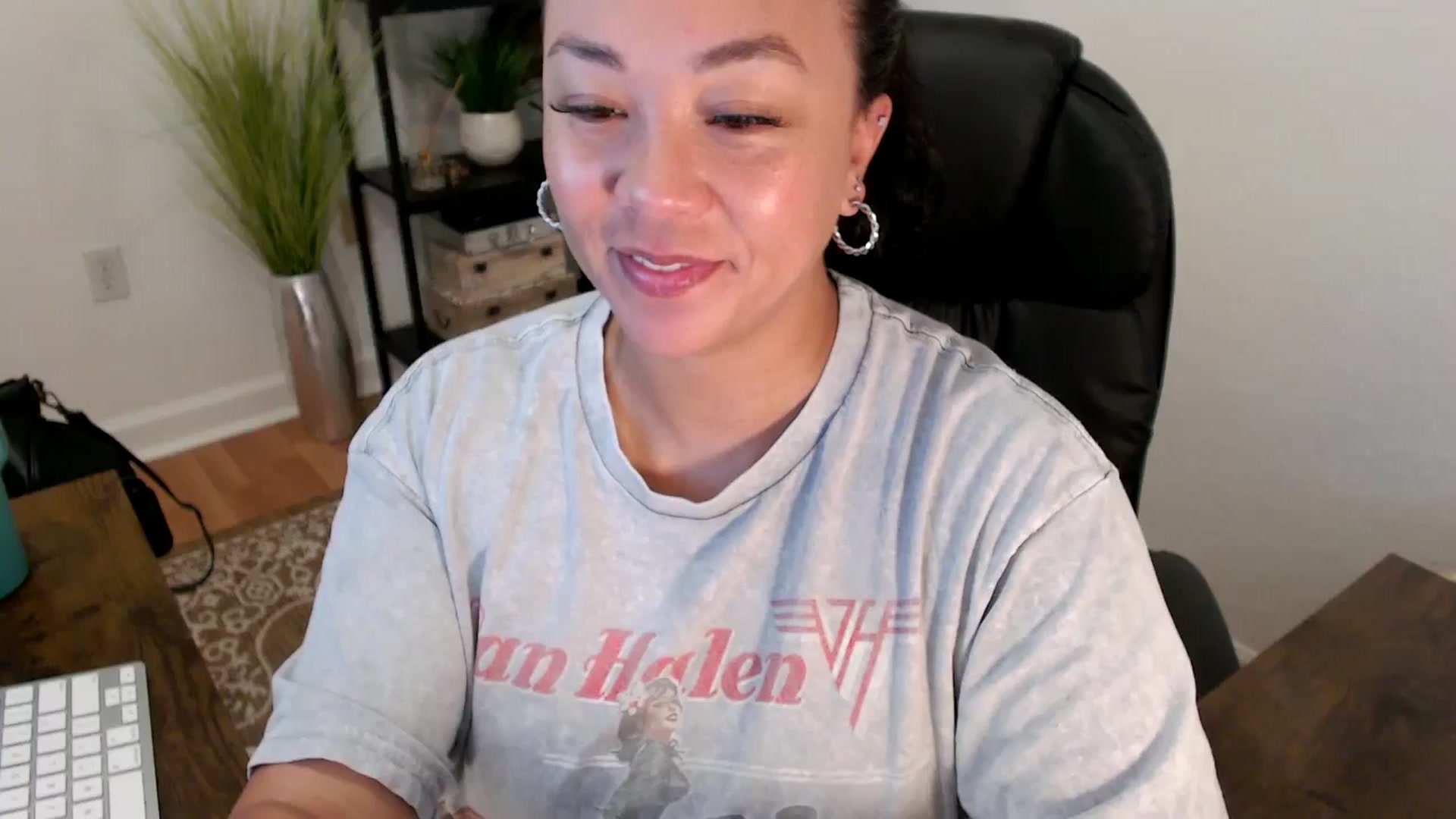 Gallery image thumbnail from MickaylaStar's myfreecams stream on, 04/30/2025, 16:40 image 3 of 20