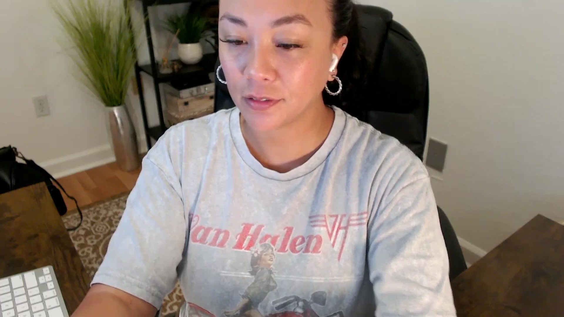 Gallery image thumbnail from MickaylaStar's myfreecams stream on, 04/30/2025, 17:19 image 2 of 20
