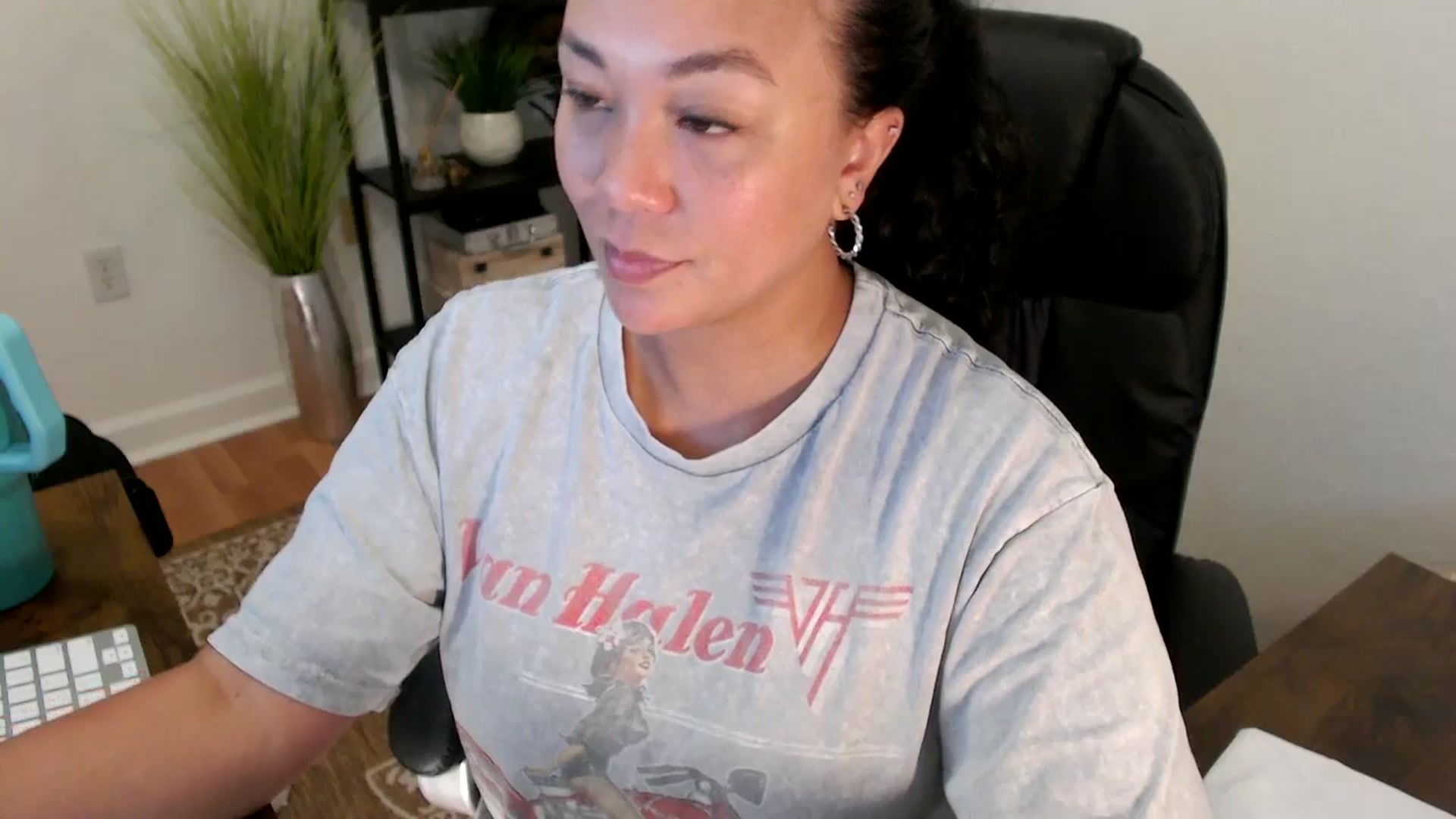 Gallery image thumbnail from MickaylaStar's myfreecams stream on, 04/30/2025, 17:53 image 12 of 20