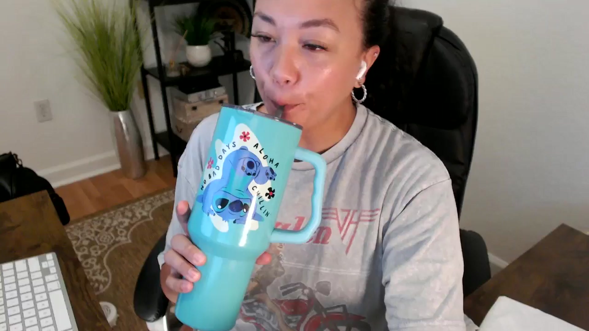 Gallery image thumbnail from MickaylaStar's myfreecams stream on, 04/30/2025, 17:53 image 2 of 20