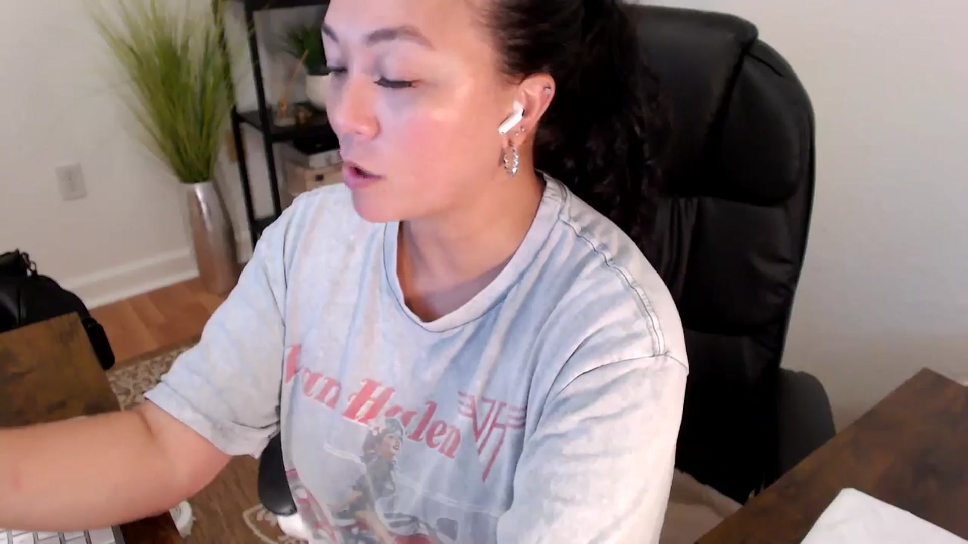 Gallery image thumbnail from MickaylaStar's myfreecams stream on, 04/30/2025, 17:53 image 20 of 20