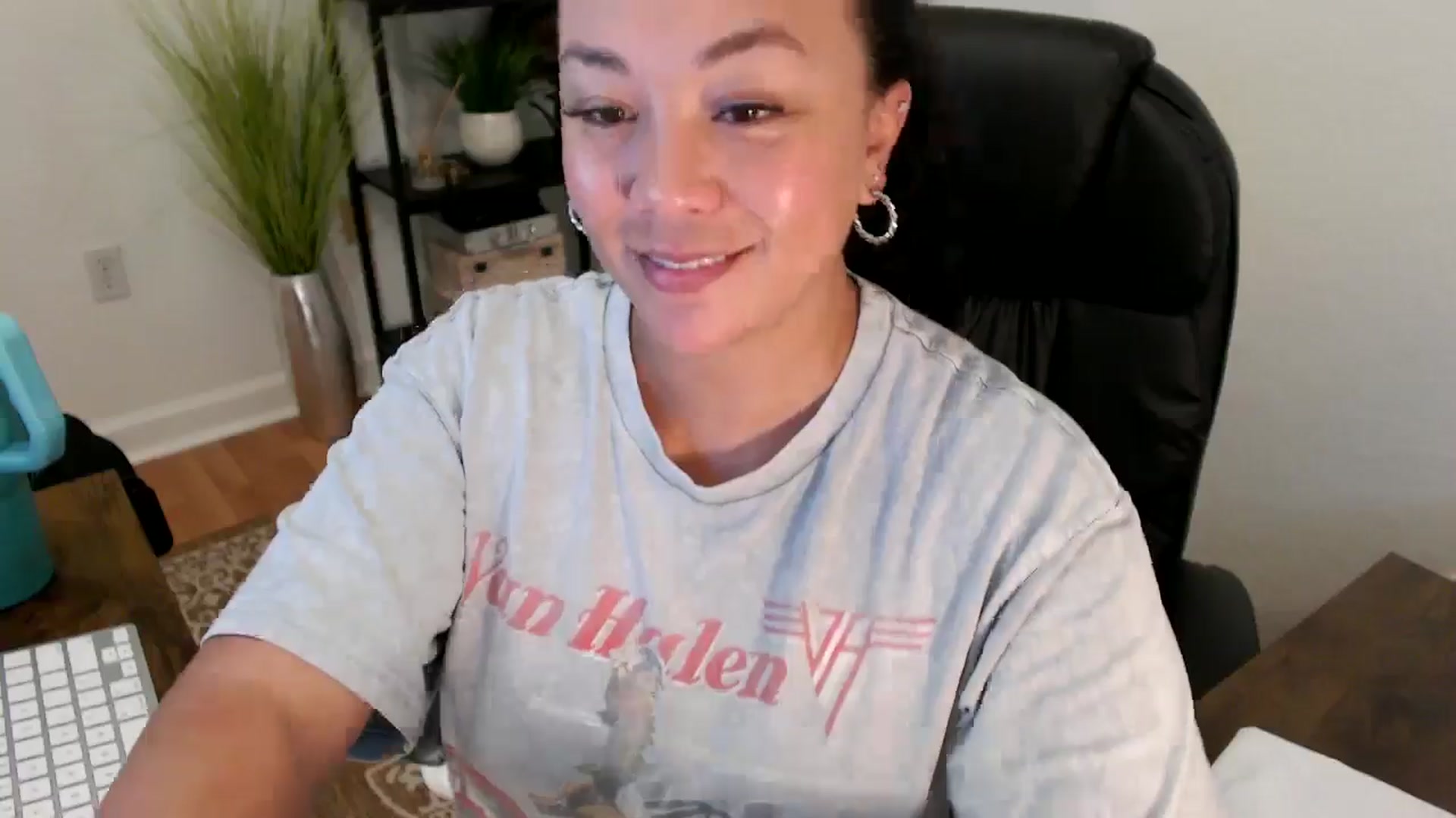 Gallery image thumbnail from MickaylaStar's myfreecams stream on, 04/30/2025, 17:53 image 10 of 20