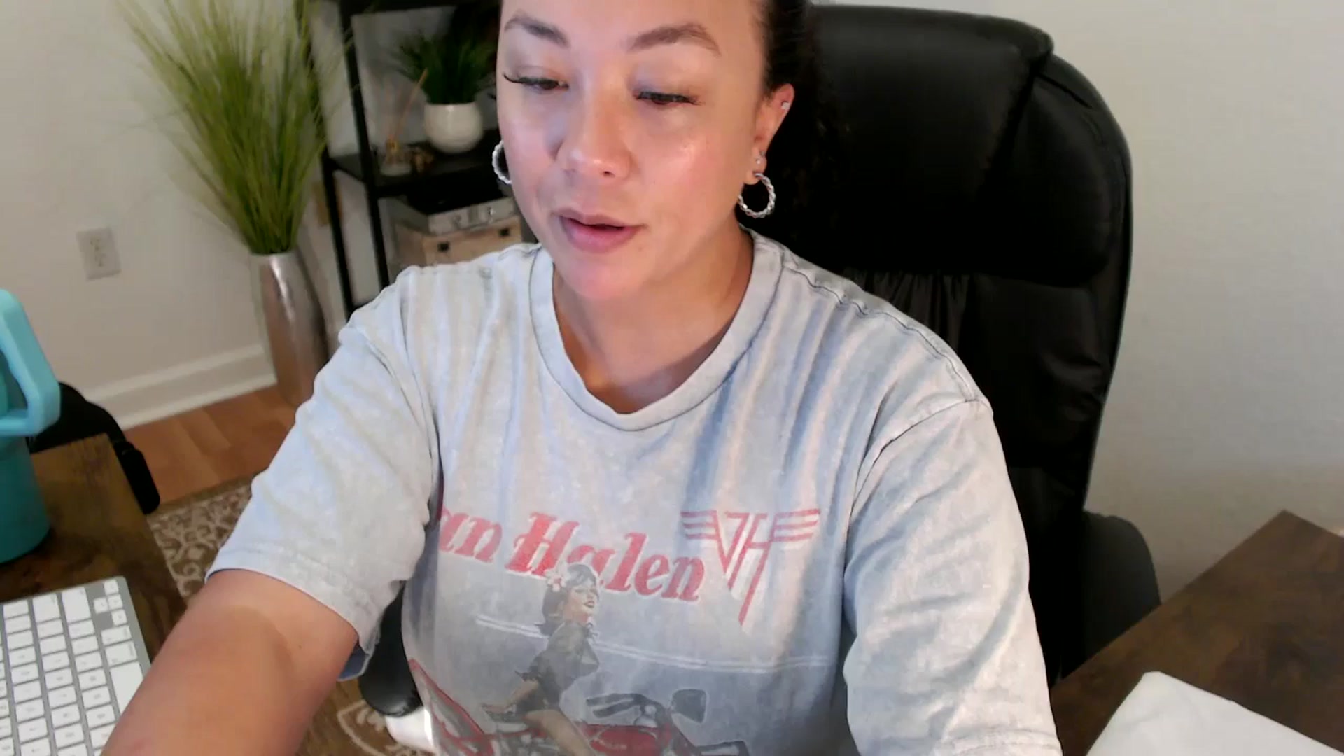 Gallery image thumbnail from MickaylaStar's myfreecams stream on, 04/30/2025, 17:53 image 11 of 20
