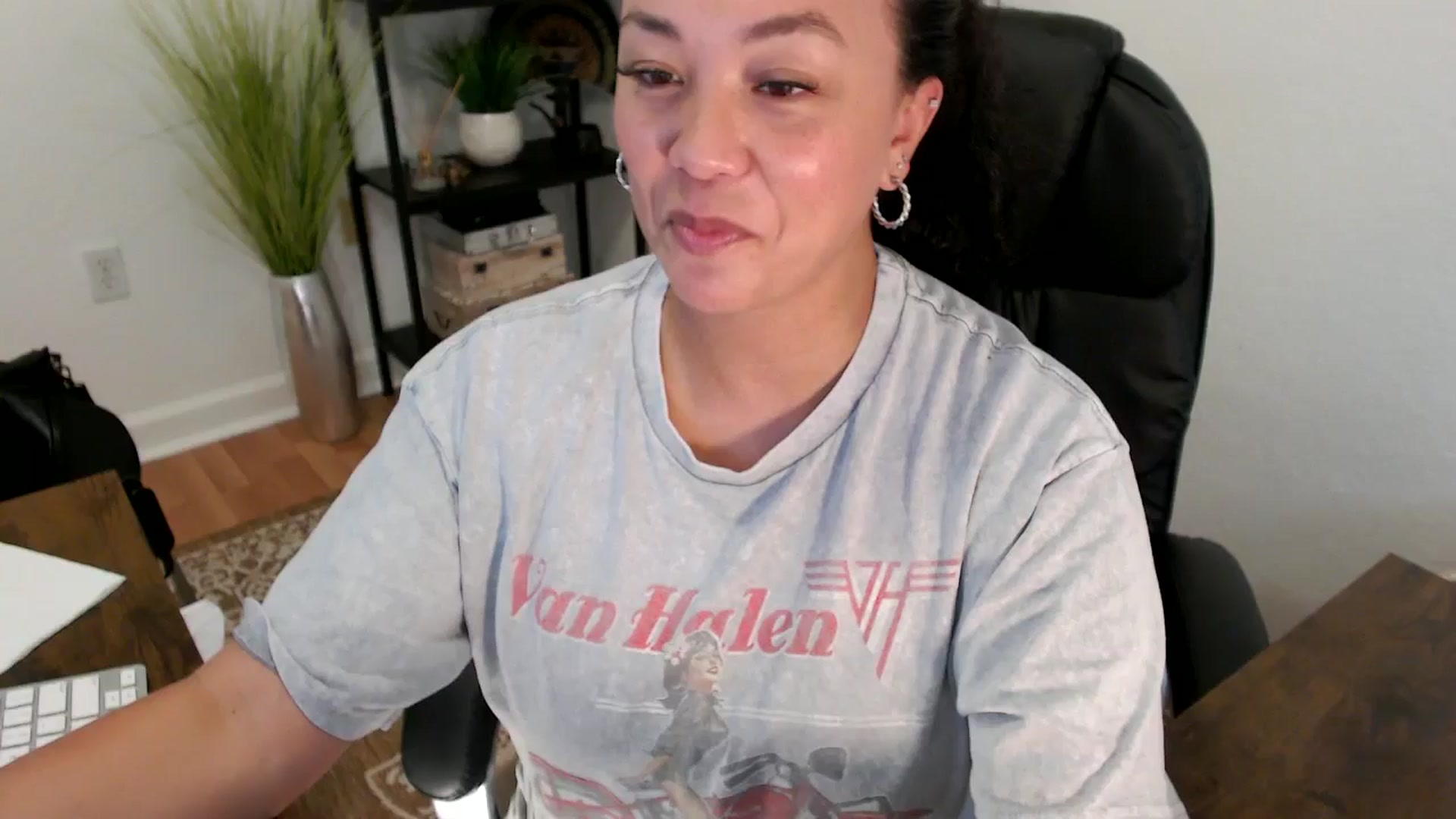 Gallery image thumbnail from MickaylaStar's myfreecams stream on, 04/30/2025, 20:42 image 1 of 20