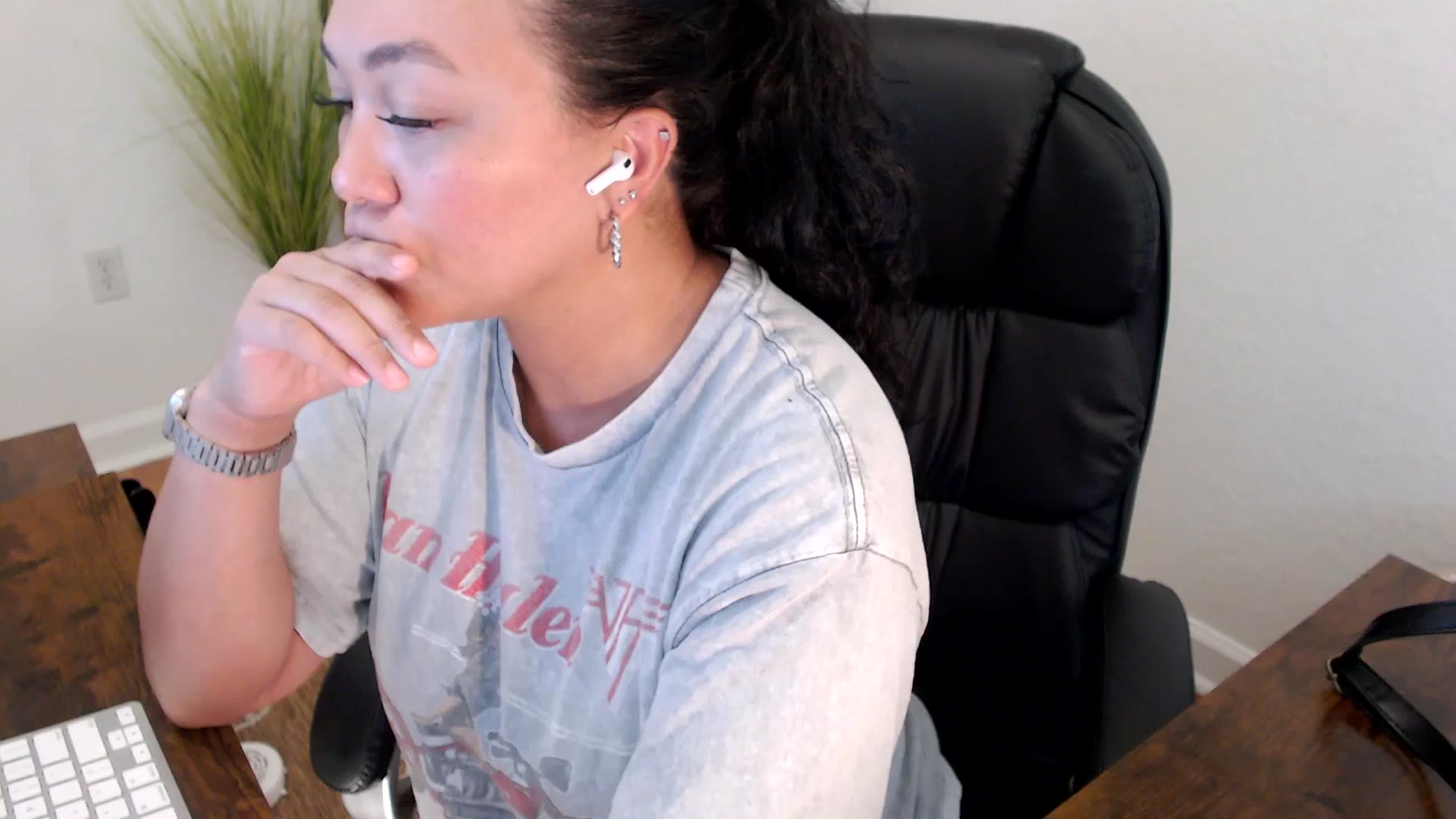 Gallery image thumbnail from MickaylaStar's myfreecams stream on, 04/30/2025, 20:58 image 4 of 20