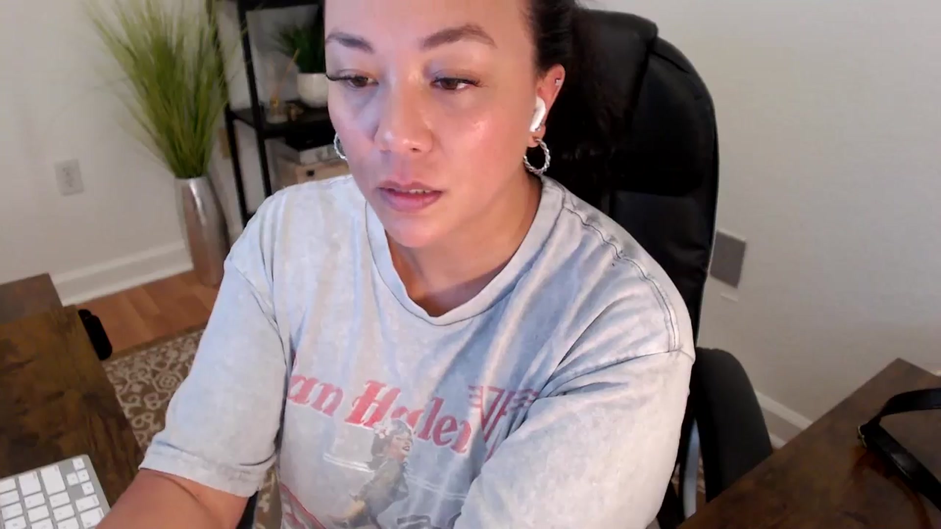 Gallery image thumbnail from MickaylaStar's myfreecams stream on, 04/30/2025, 20:58 image 20 of 20
