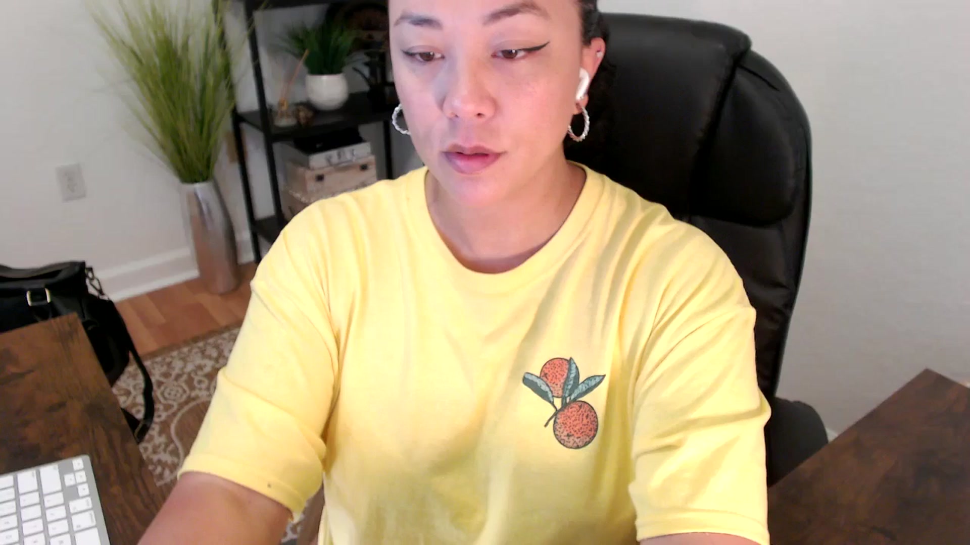 Gallery image thumbnail from MickaylaStar's myfreecams stream on, 05/01/2025, 17:55 image 1 of 20