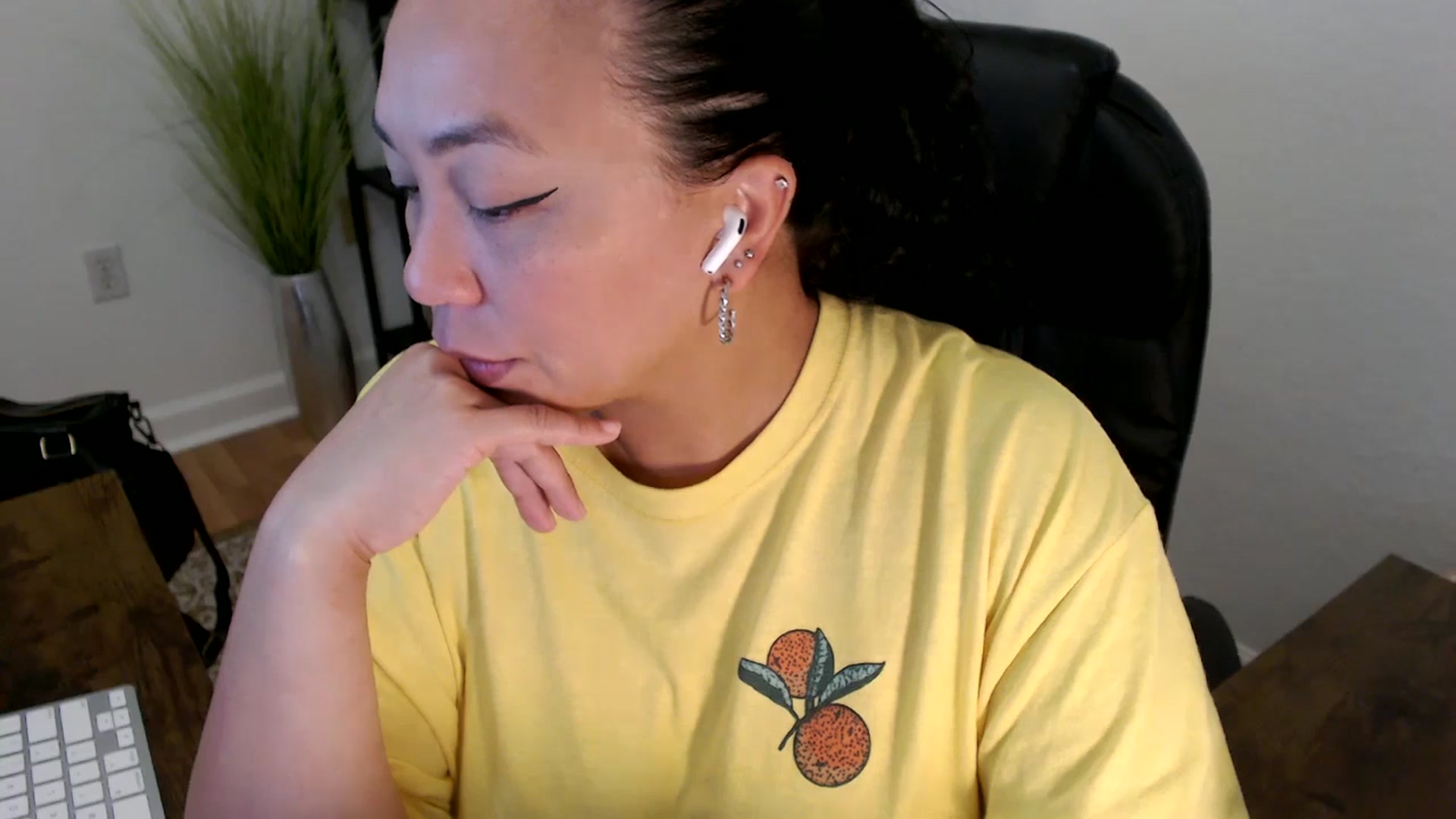 Gallery image thumbnail from MickaylaStar's myfreecams stream on, 05/01/2025, 17:55 image 11 of 20