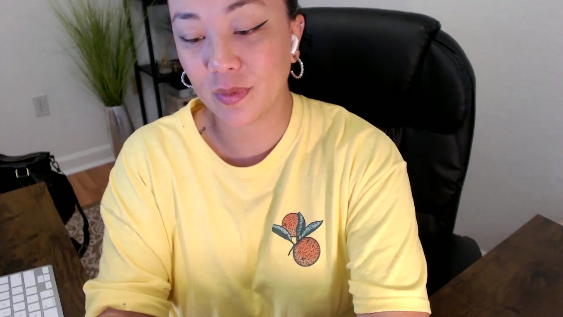 Gallery image thumbnail from MickaylaStar's myfreecams stream on, 05/01/2025, 17:55 image 12 of 20