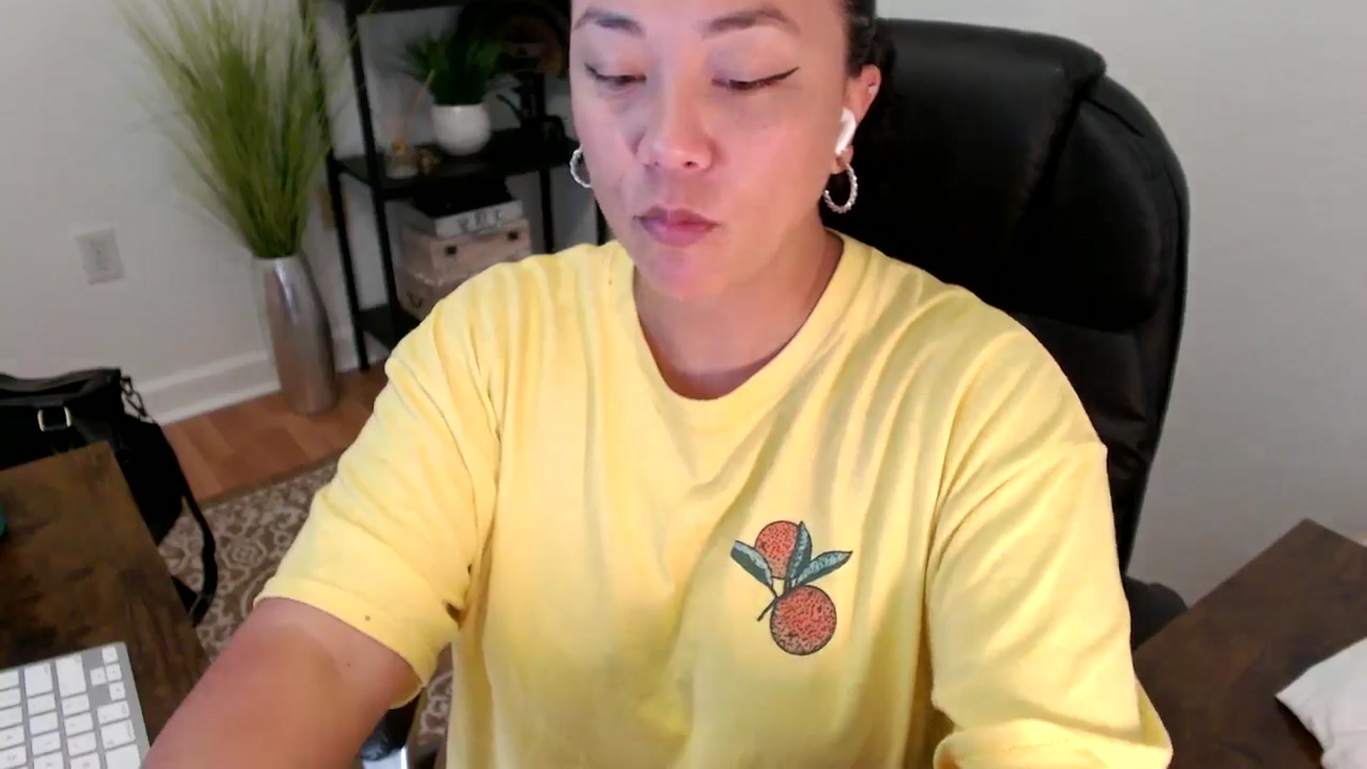 Gallery image thumbnail from MickaylaStar's myfreecams stream on, 05/01/2025, 18:14 image 20 of 20