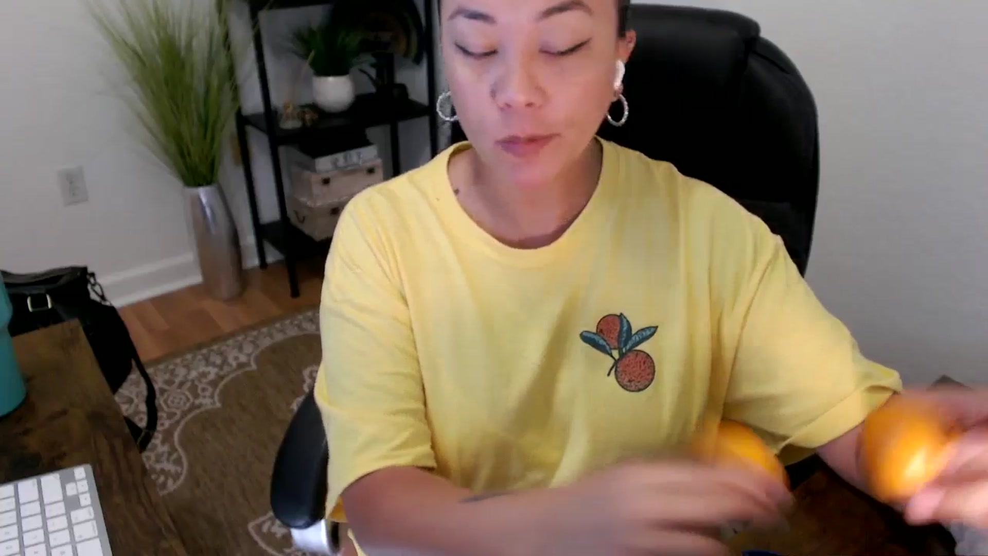 Gallery image thumbnail from MickaylaStar's myfreecams stream on, 05/01/2025, 18:14 image 13 of 20