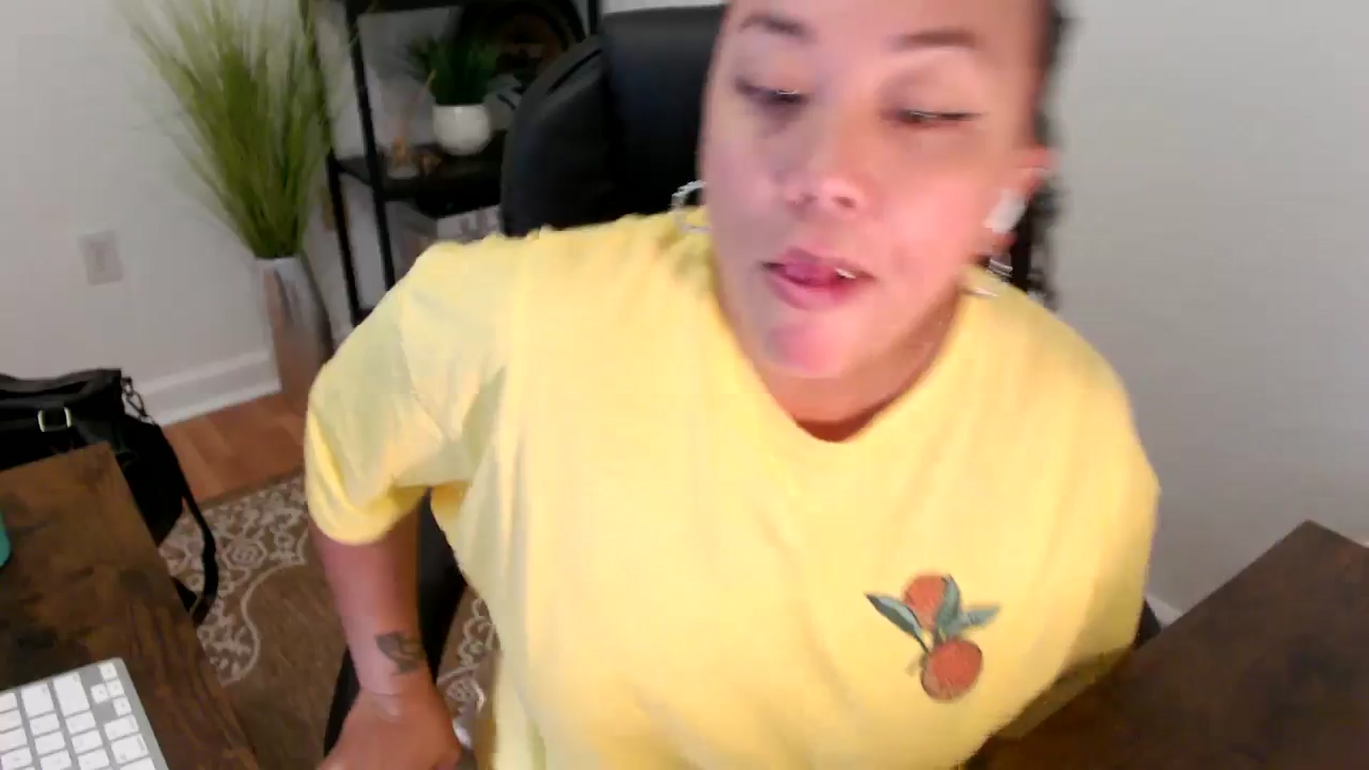 Gallery image thumbnail from MickaylaStar's myfreecams stream on, 05/01/2025, 19:10 image 9 of 20