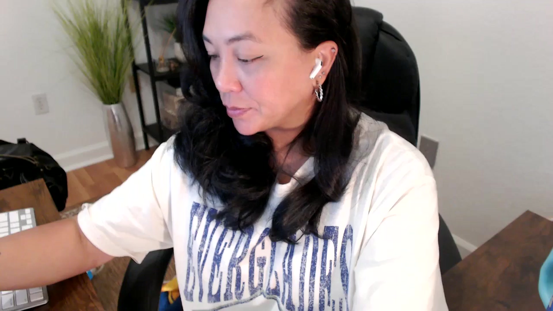 Gallery image thumbnail from MickaylaStar's myfreecams stream on, 05/02/2025, 17:37 image 2 of 20