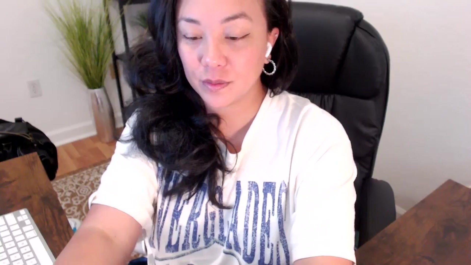 Gallery image thumbnail from MickaylaStar's myfreecams stream on, 05/02/2025, 17:37 image 17 of 20
