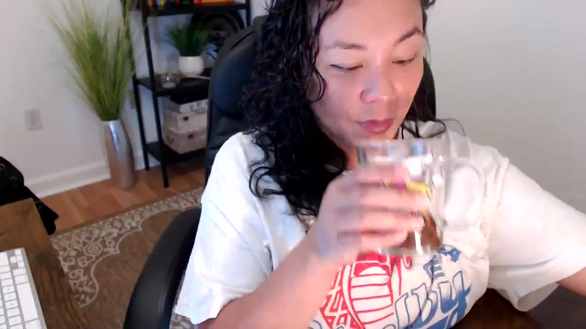Gallery image thumbnail from MickaylaStar's myfreecams stream on, 05/05/2025, 16:52 image 10 of 20
