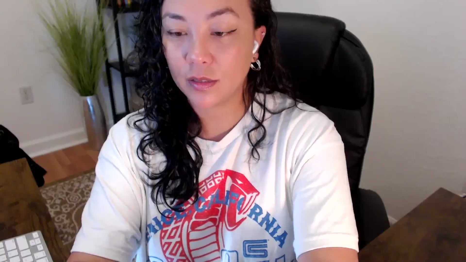 Gallery image thumbnail from MickaylaStar's myfreecams stream on, 05/05/2025, 16:52 image 8 of 20