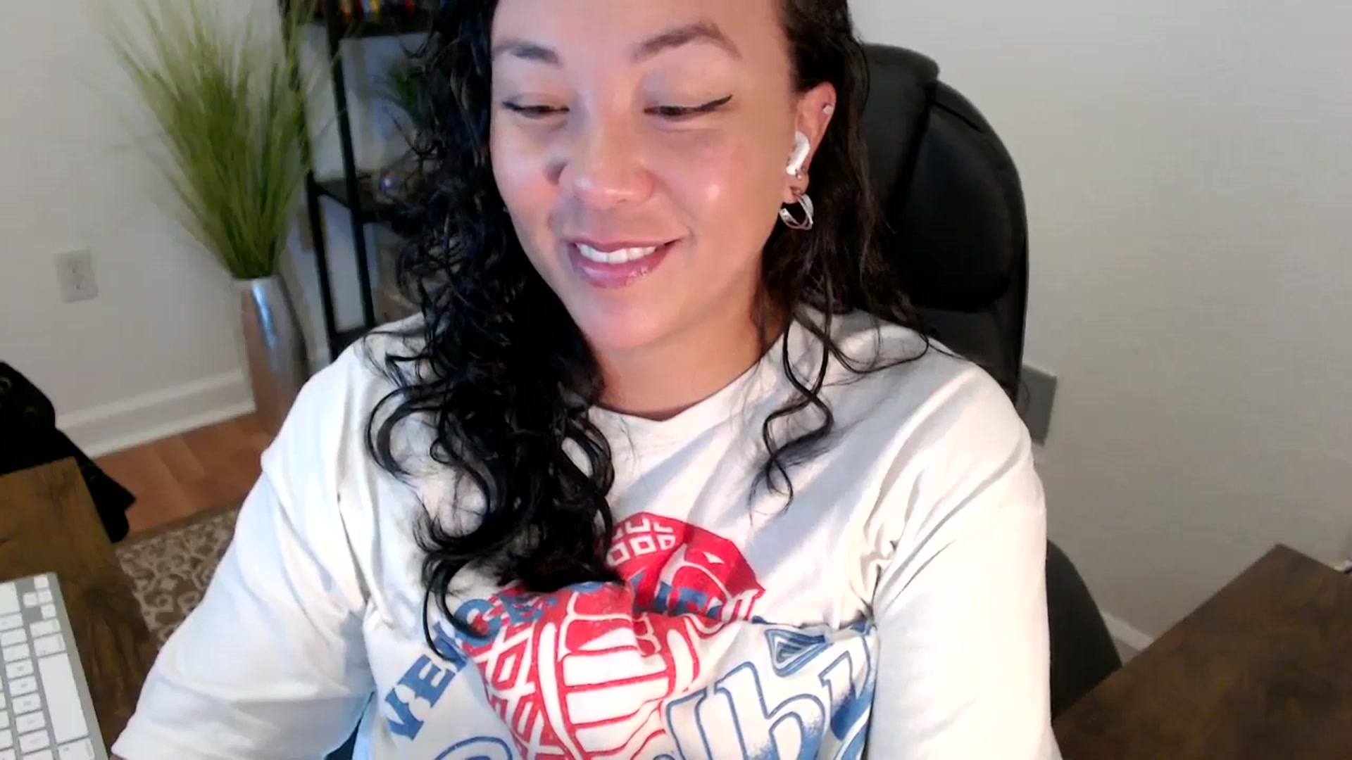 Gallery image thumbnail from MickaylaStar's myfreecams stream on, 05/05/2025, 16:52 image 9 of 20