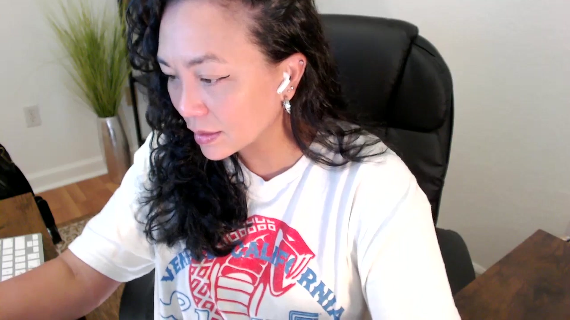 Gallery image thumbnail from MickaylaStar's myfreecams stream on, 05/05/2025, 16:52 image 20 of 20