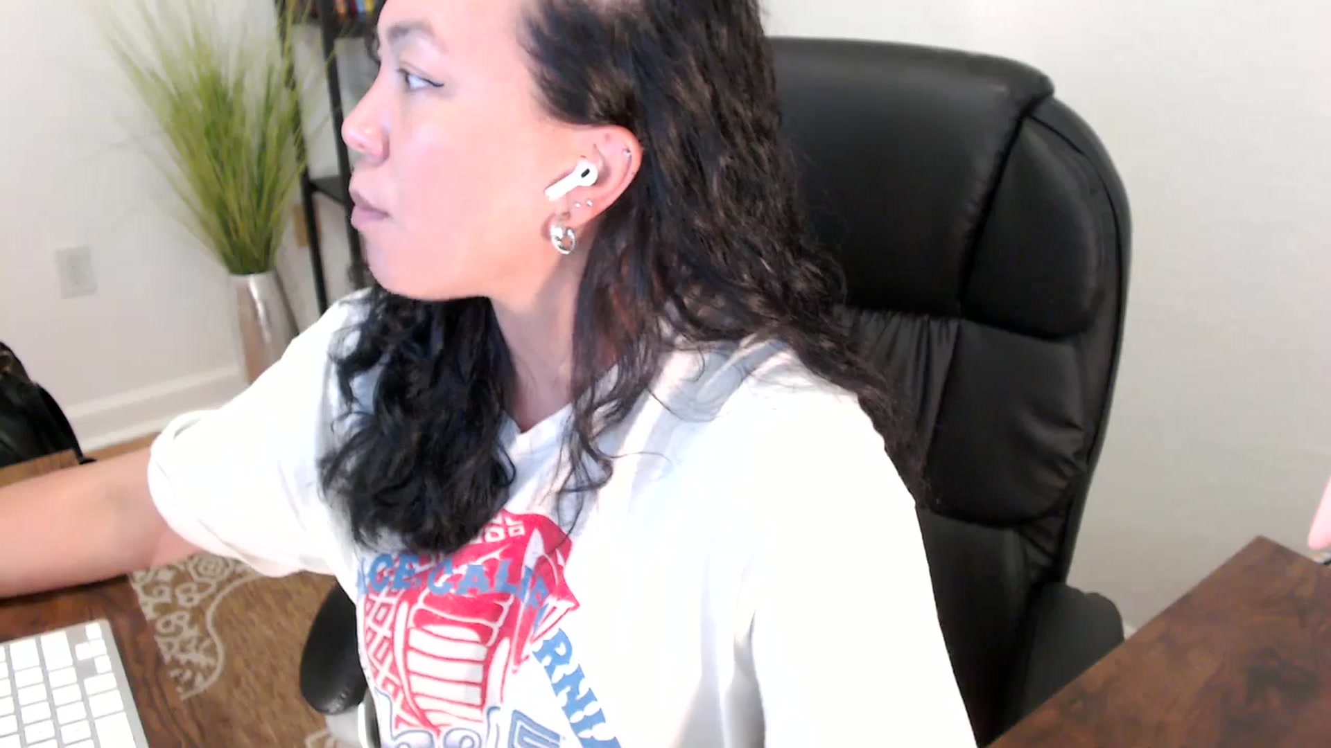 Gallery image thumbnail from MickaylaStar's myfreecams stream on, 05/05/2025, 17:38 image 20 of 20