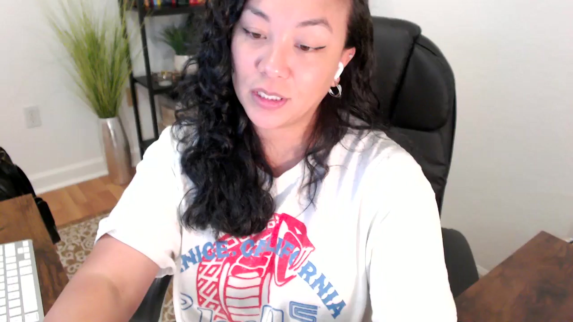Gallery image thumbnail from MickaylaStar's myfreecams stream on, 05/05/2025, 17:38 image 1 of 20