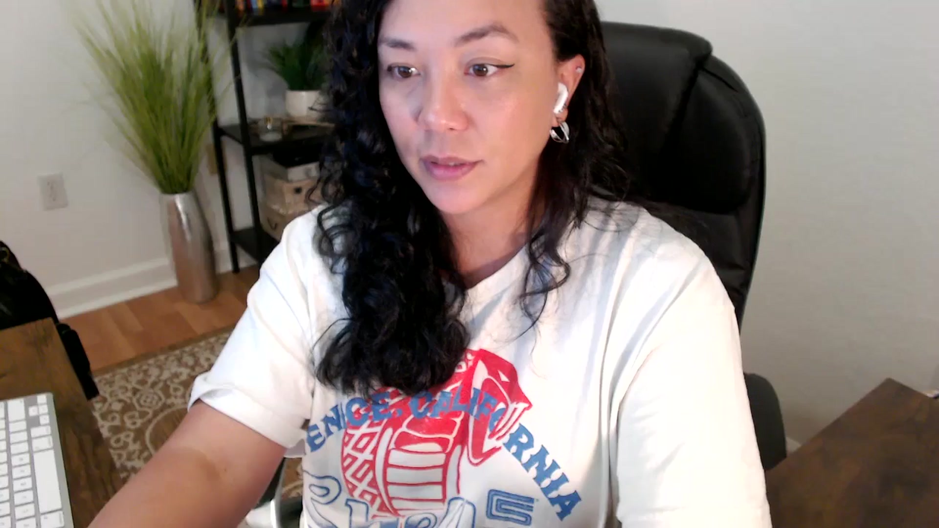 Gallery image thumbnail from MickaylaStar's myfreecams stream on, 05/05/2025, 17:38 image 6 of 20