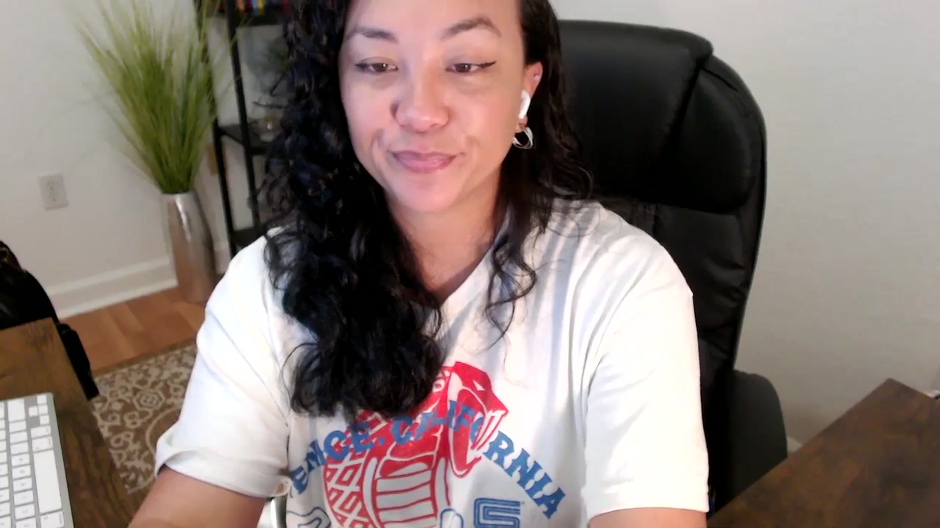 Gallery image thumbnail from MickaylaStar's myfreecams stream on, 05/05/2025, 17:38 image 7 of 20