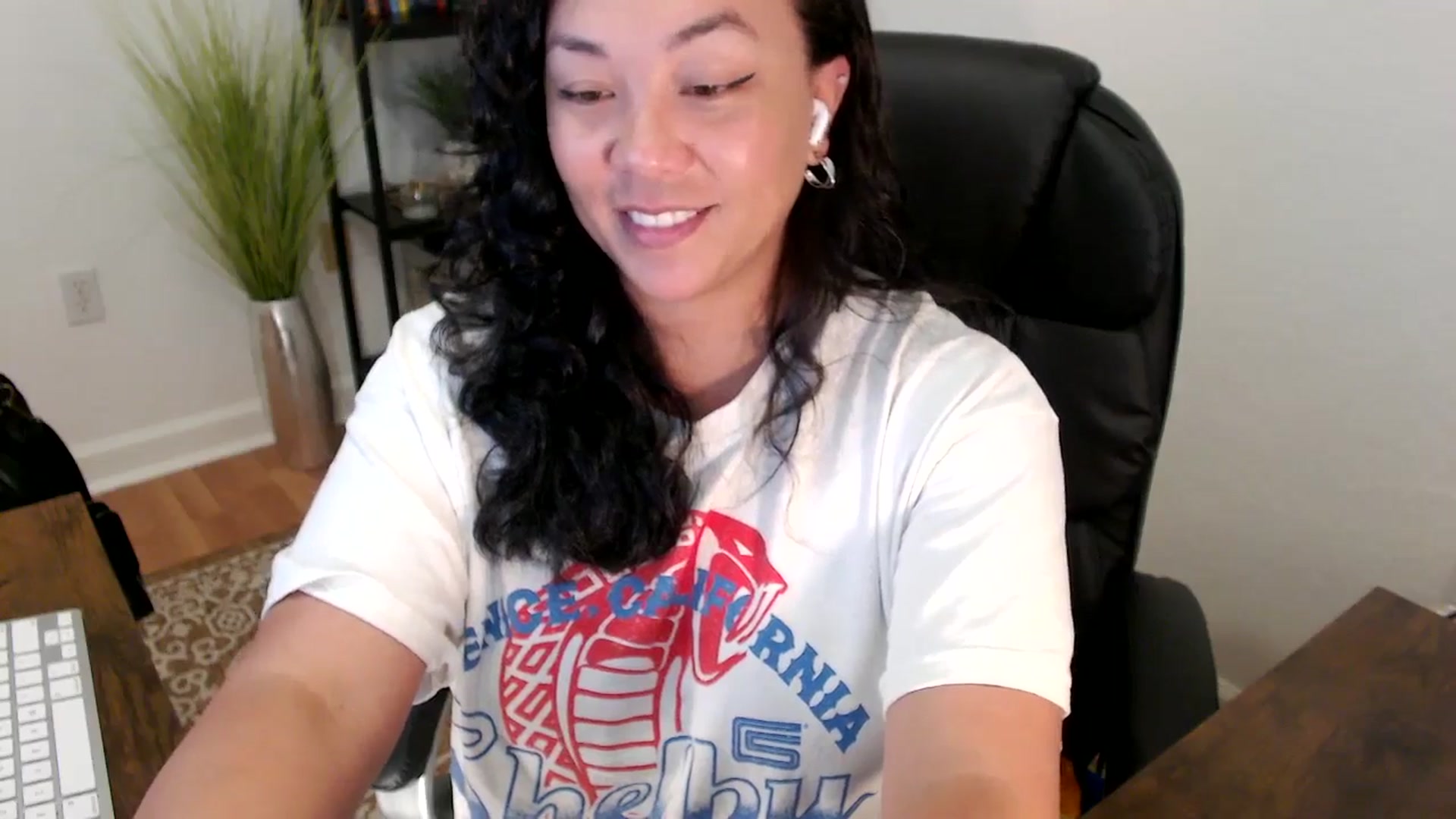 Gallery image thumbnail from MickaylaStar's myfreecams stream on, 05/05/2025, 17:38 image 4 of 20