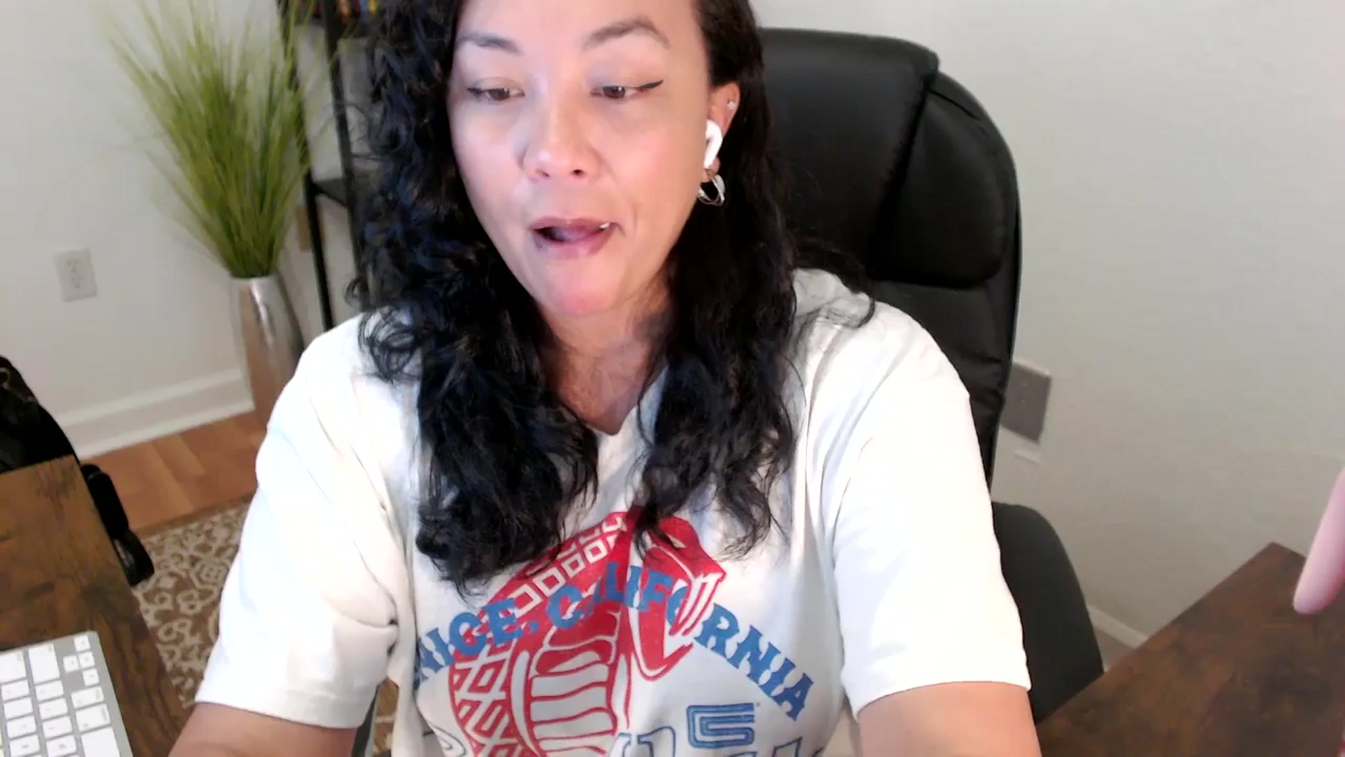 Gallery image thumbnail from MickaylaStar's myfreecams stream on, 05/05/2025, 18:25 image 9 of 20