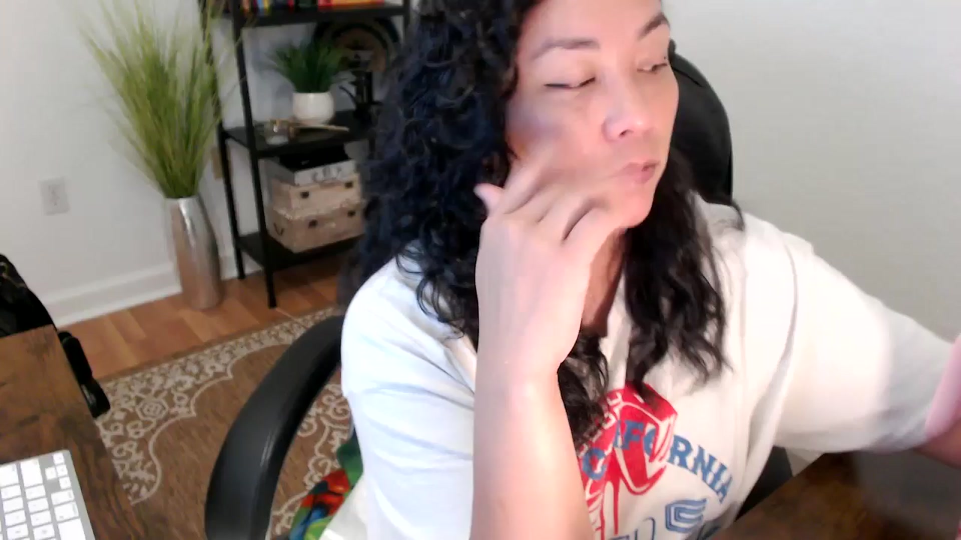 Gallery image thumbnail from MickaylaStar's myfreecams stream on, 05/05/2025, 18:25 image 11 of 20