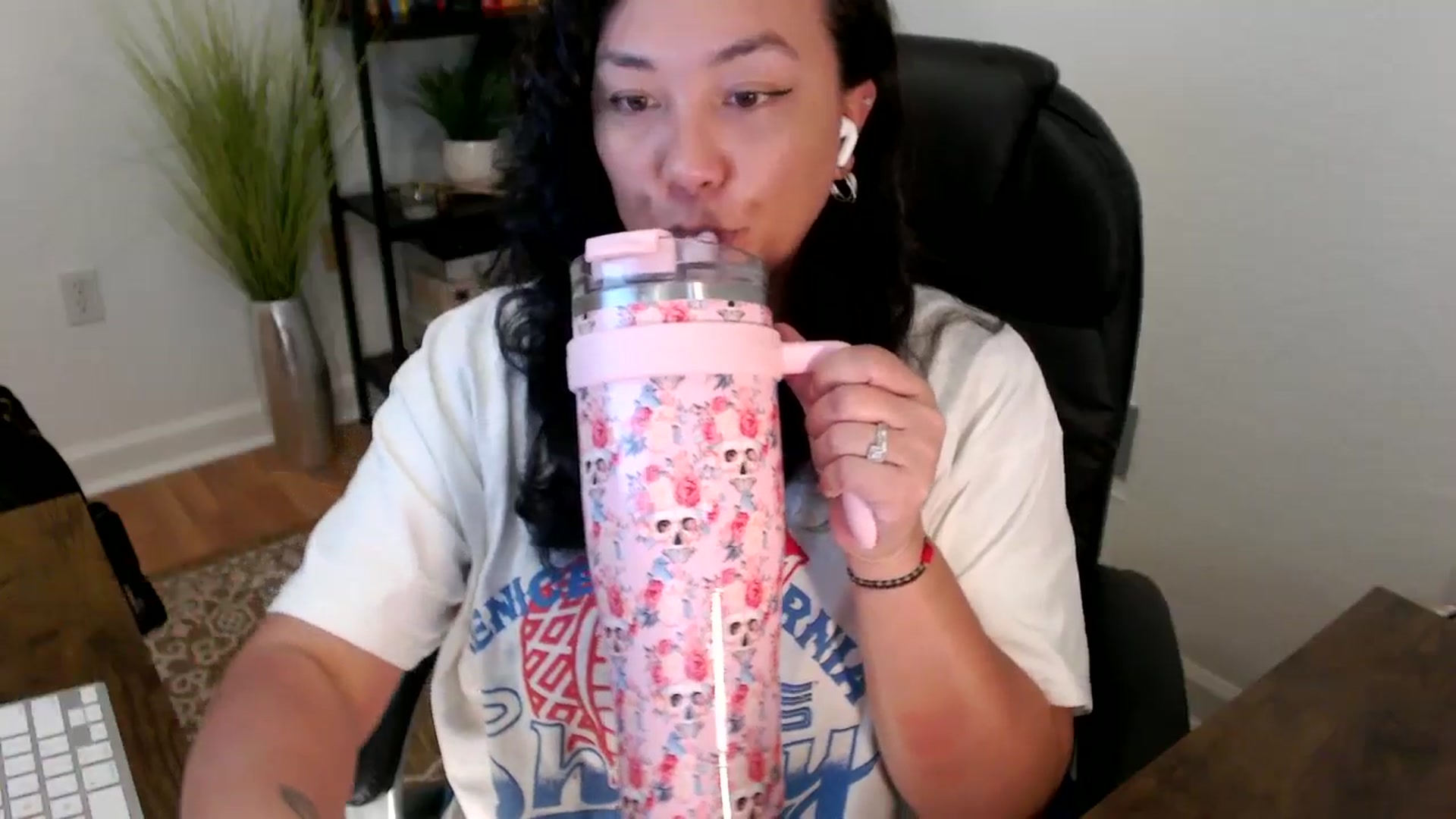 Gallery image thumbnail from MickaylaStar's myfreecams stream on, 05/05/2025, 18:25 image 12 of 20
