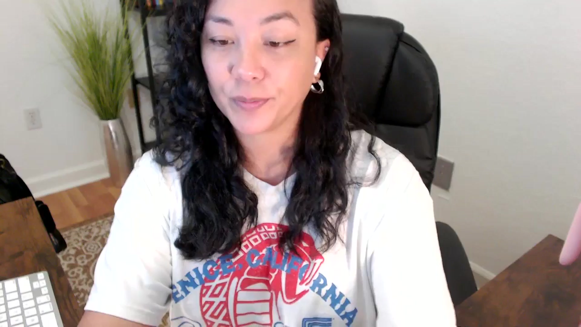 Gallery image thumbnail from MickaylaStar's myfreecams stream on, 05/05/2025, 18:25 image 1 of 20