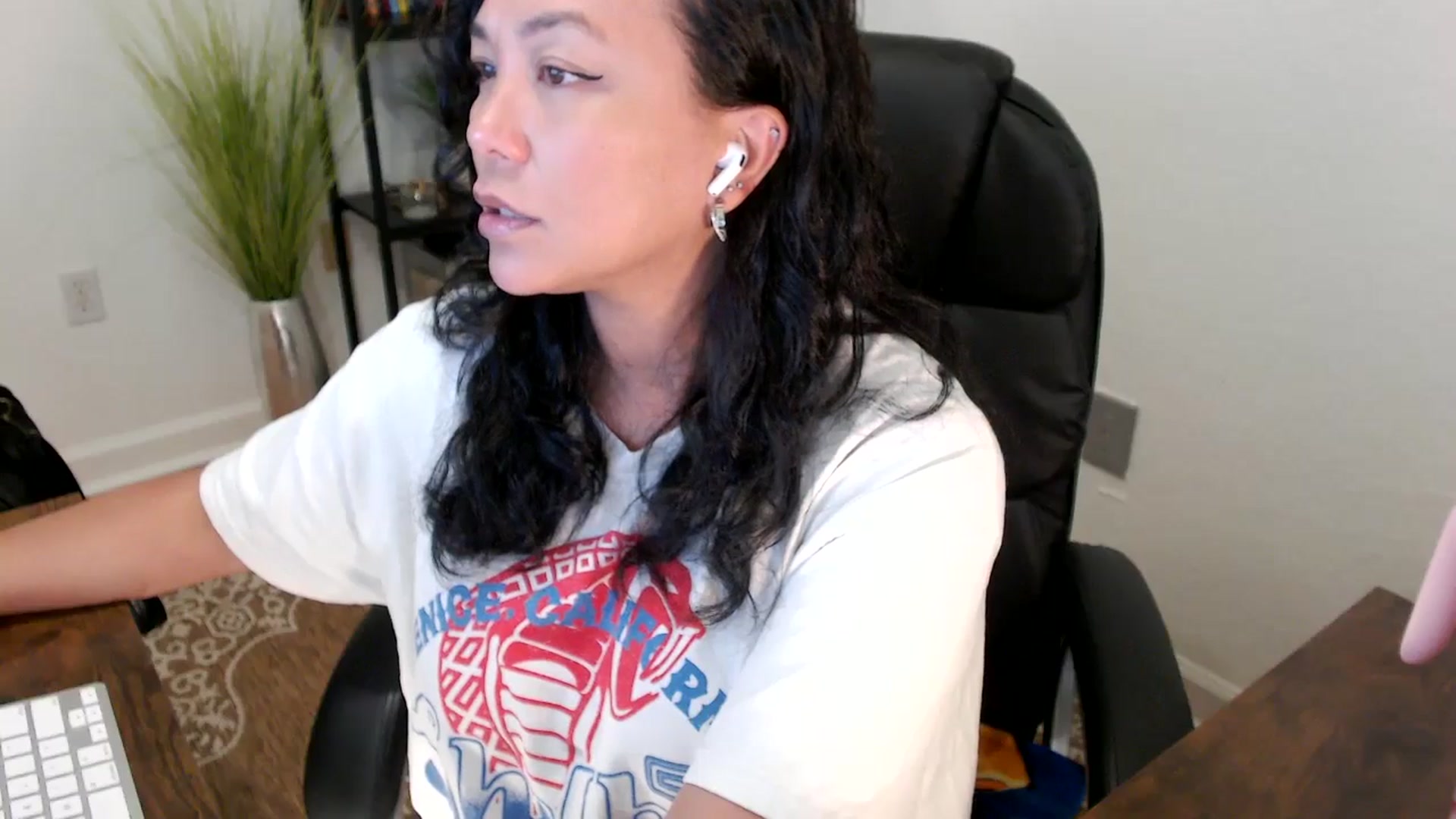 Gallery image thumbnail from MickaylaStar's myfreecams stream on, 05/05/2025, 18:25 image 10 of 20