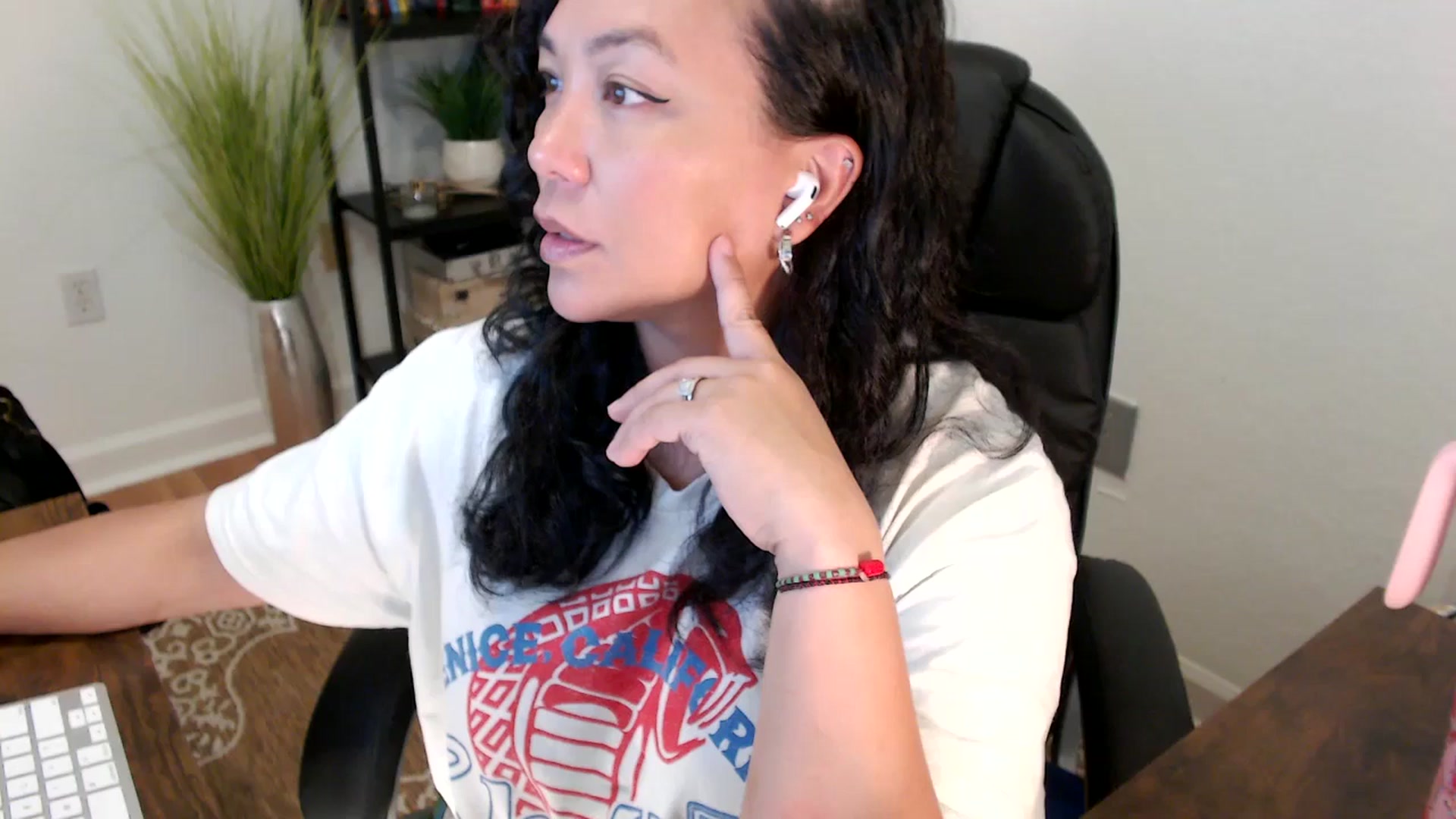 Gallery image thumbnail from MickaylaStar's myfreecams stream on, 05/05/2025, 18:25 image 15 of 20