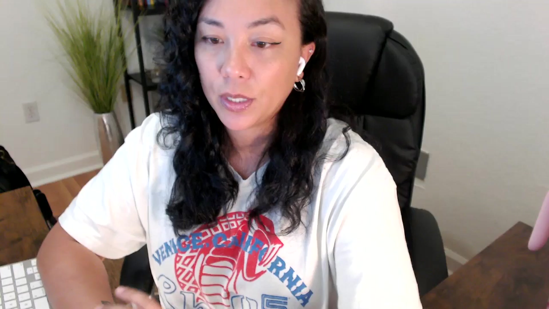 Gallery image thumbnail from MickaylaStar's myfreecams stream on, 05/05/2025, 18:25 image 5 of 20