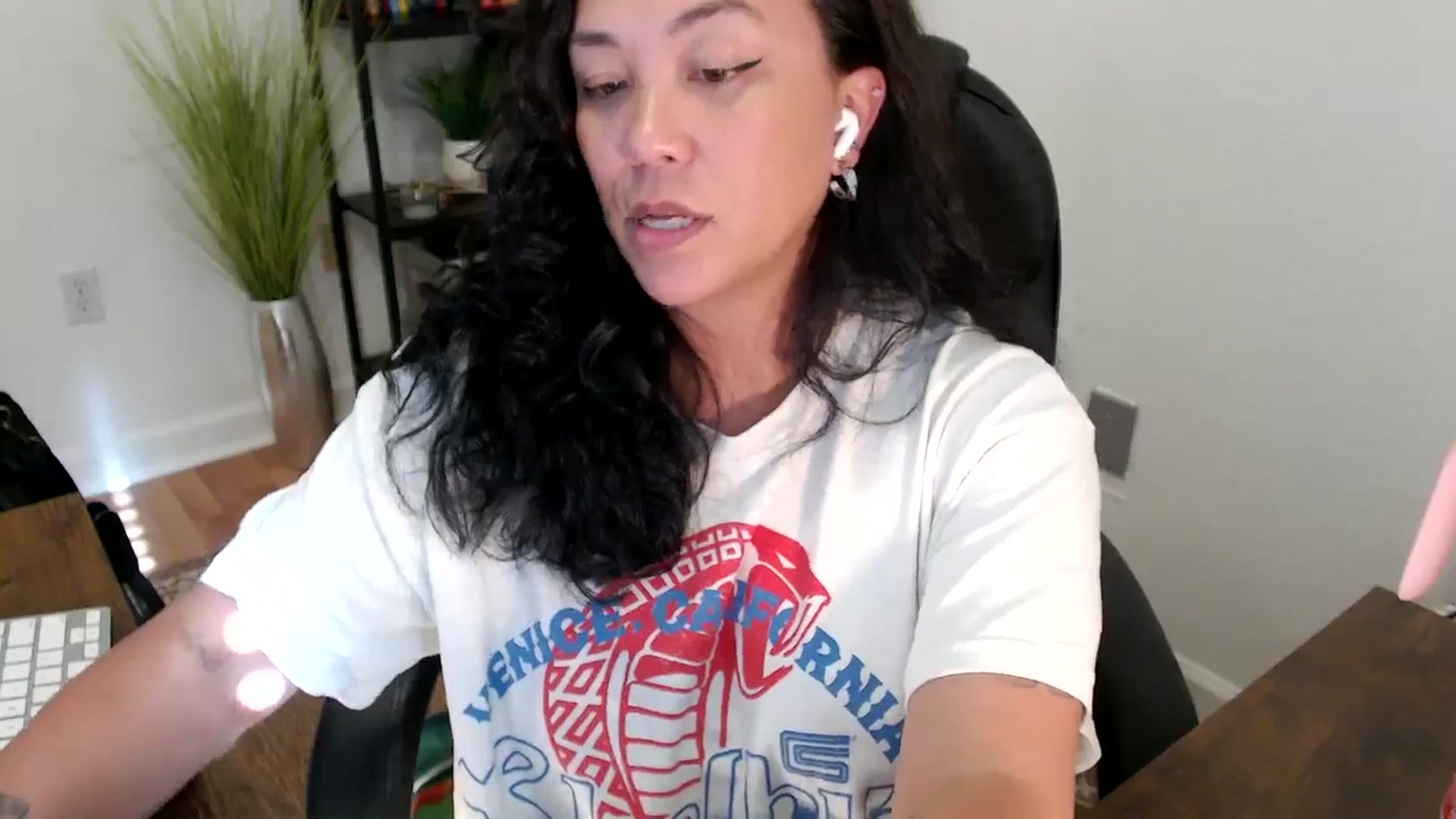 Gallery image thumbnail from MickaylaStar's myfreecams stream on, 05/05/2025, 21:49 image 14 of 20