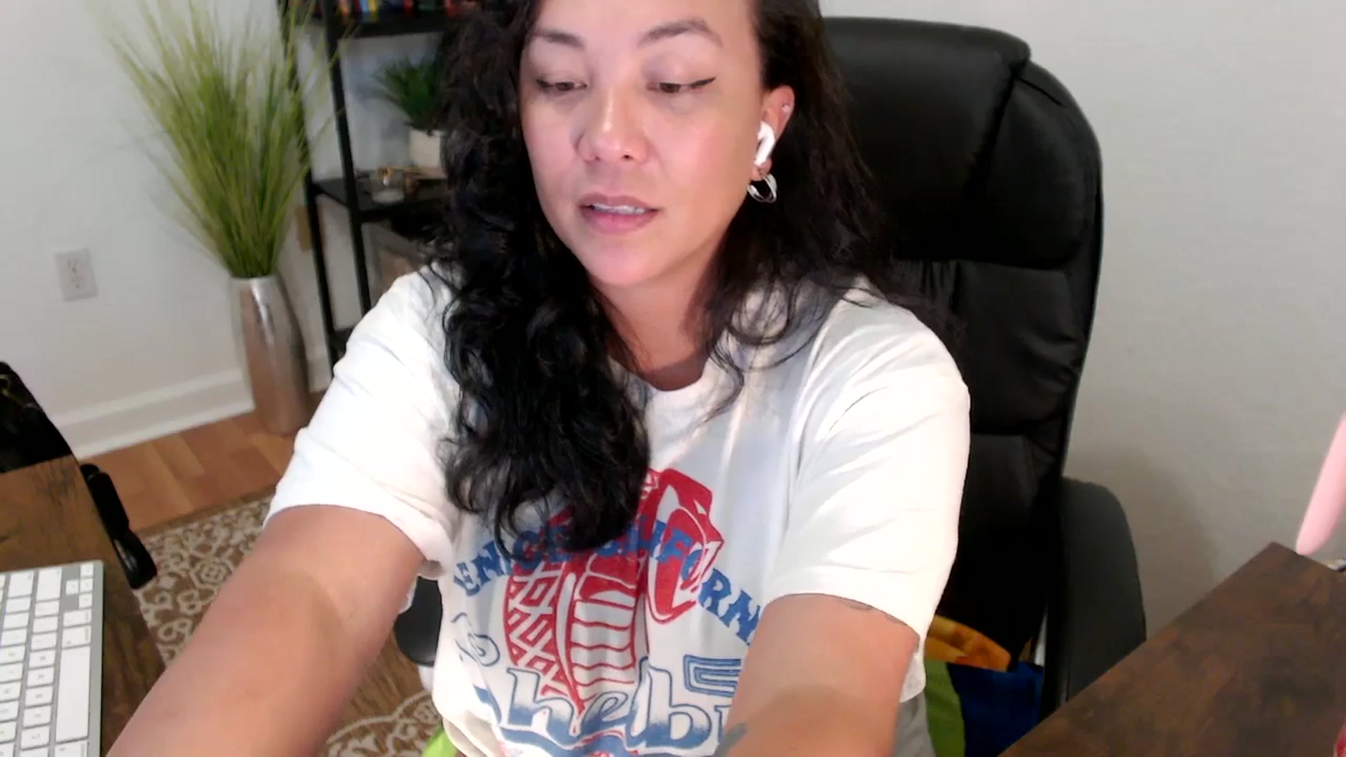 Gallery image thumbnail from MickaylaStar's myfreecams stream on, 05/05/2025, 21:49 image 9 of 20